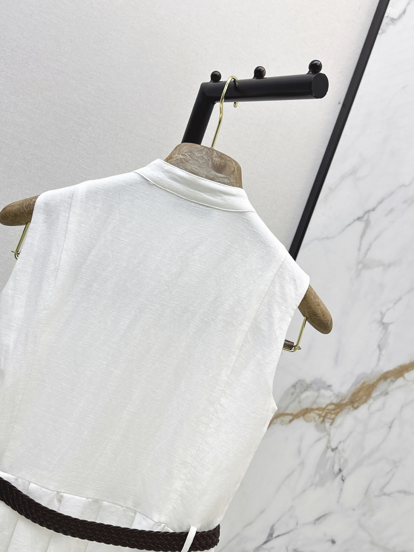 Brun 26ss sleeveless linen dress