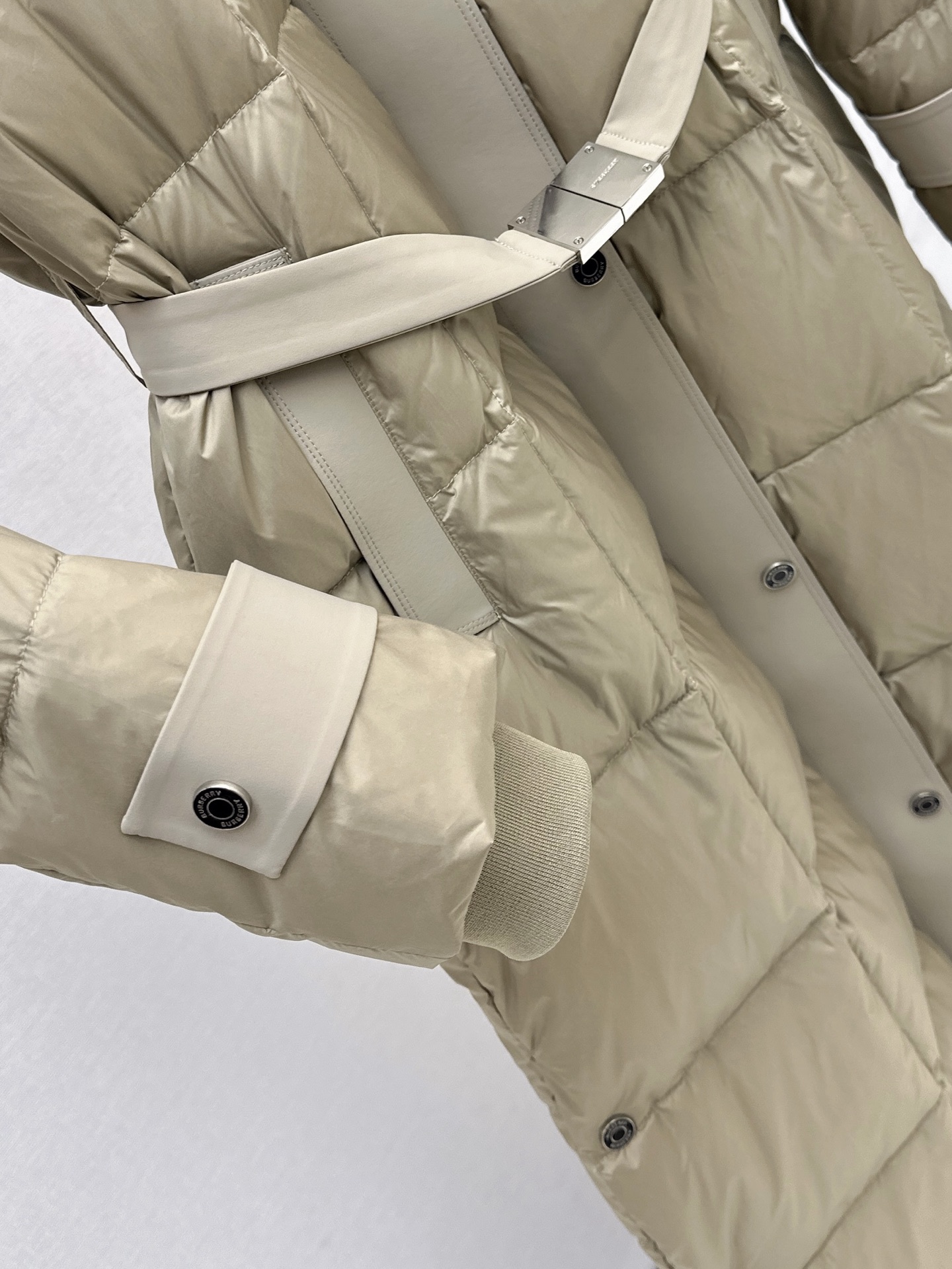 Bur 26fw hooded down jacket