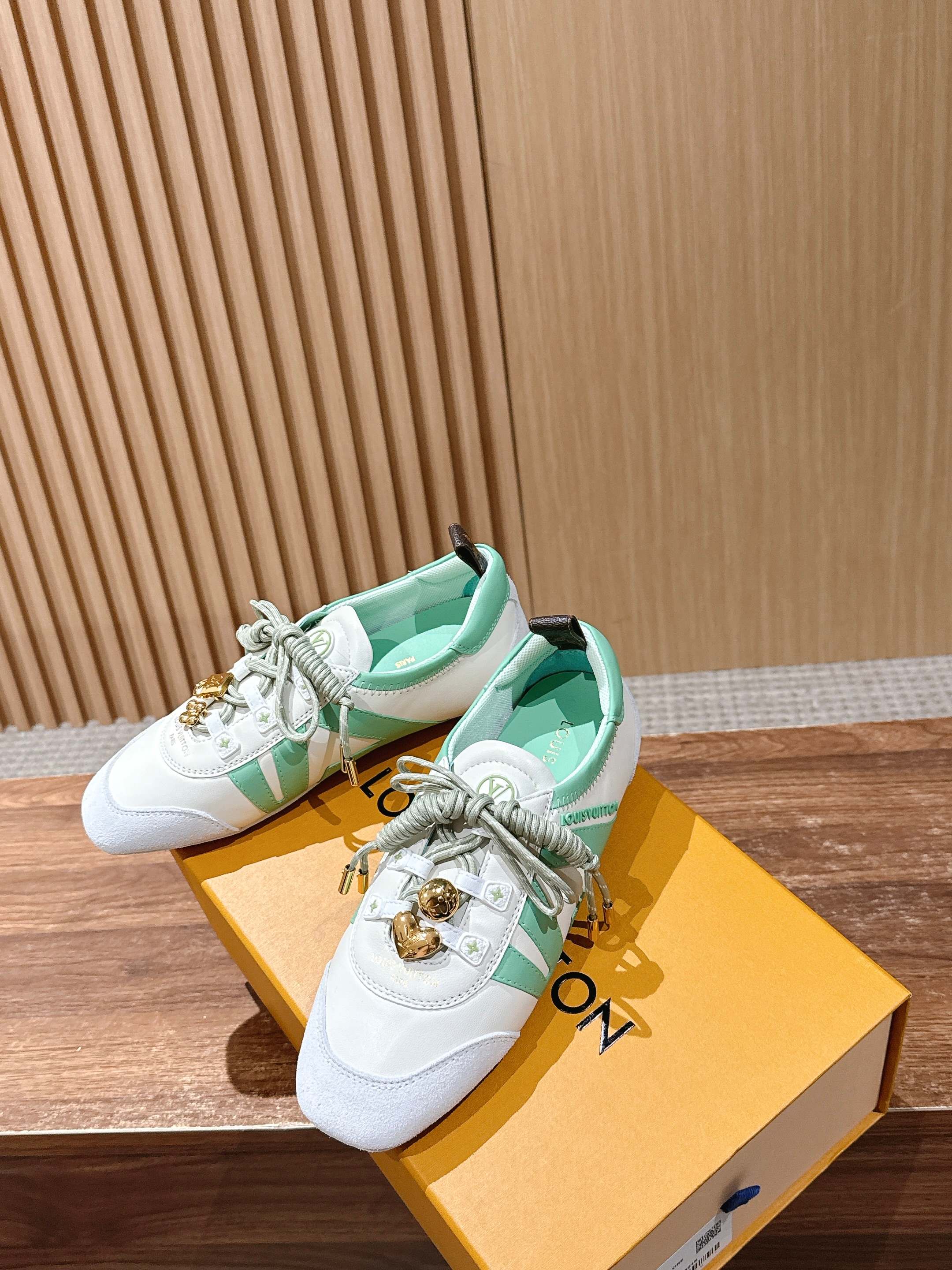 Loui 25fw sneaker