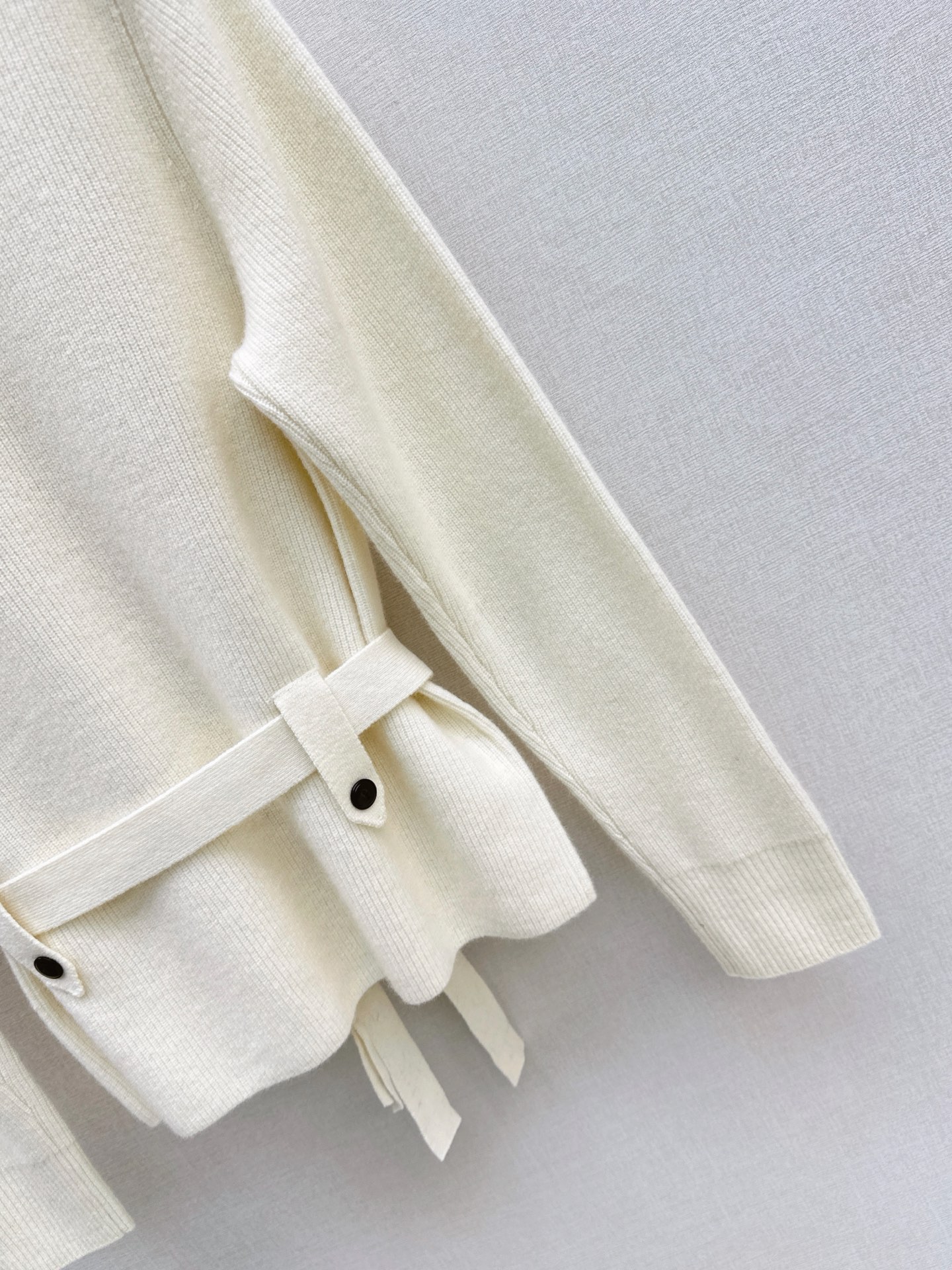 Max 26fw woolbelted cardigan