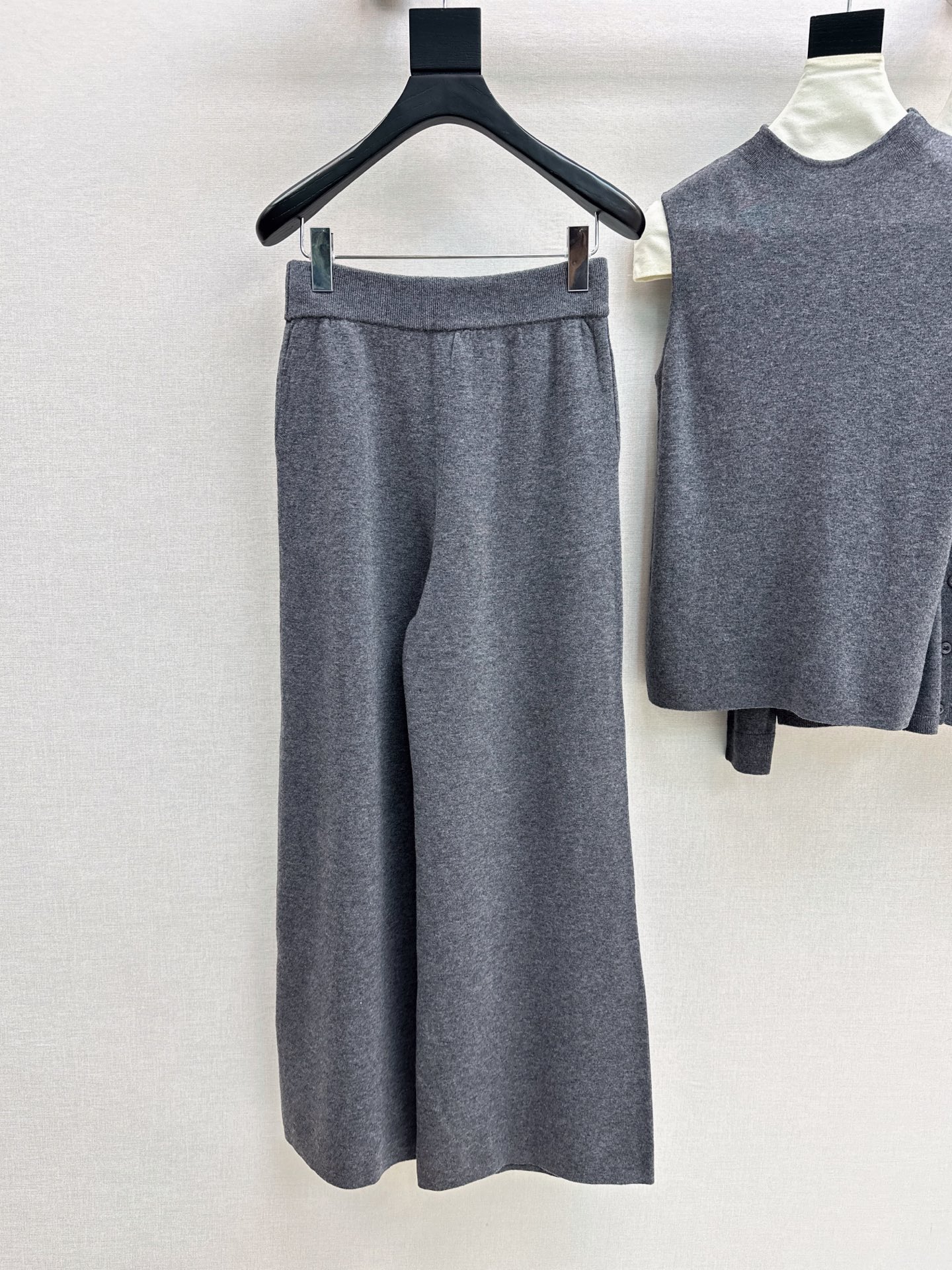 Her 26fw knit vest cardigan pants sets