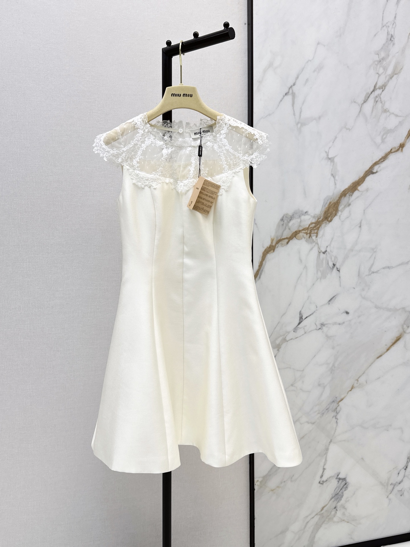 Miu 26ss lace contract dress