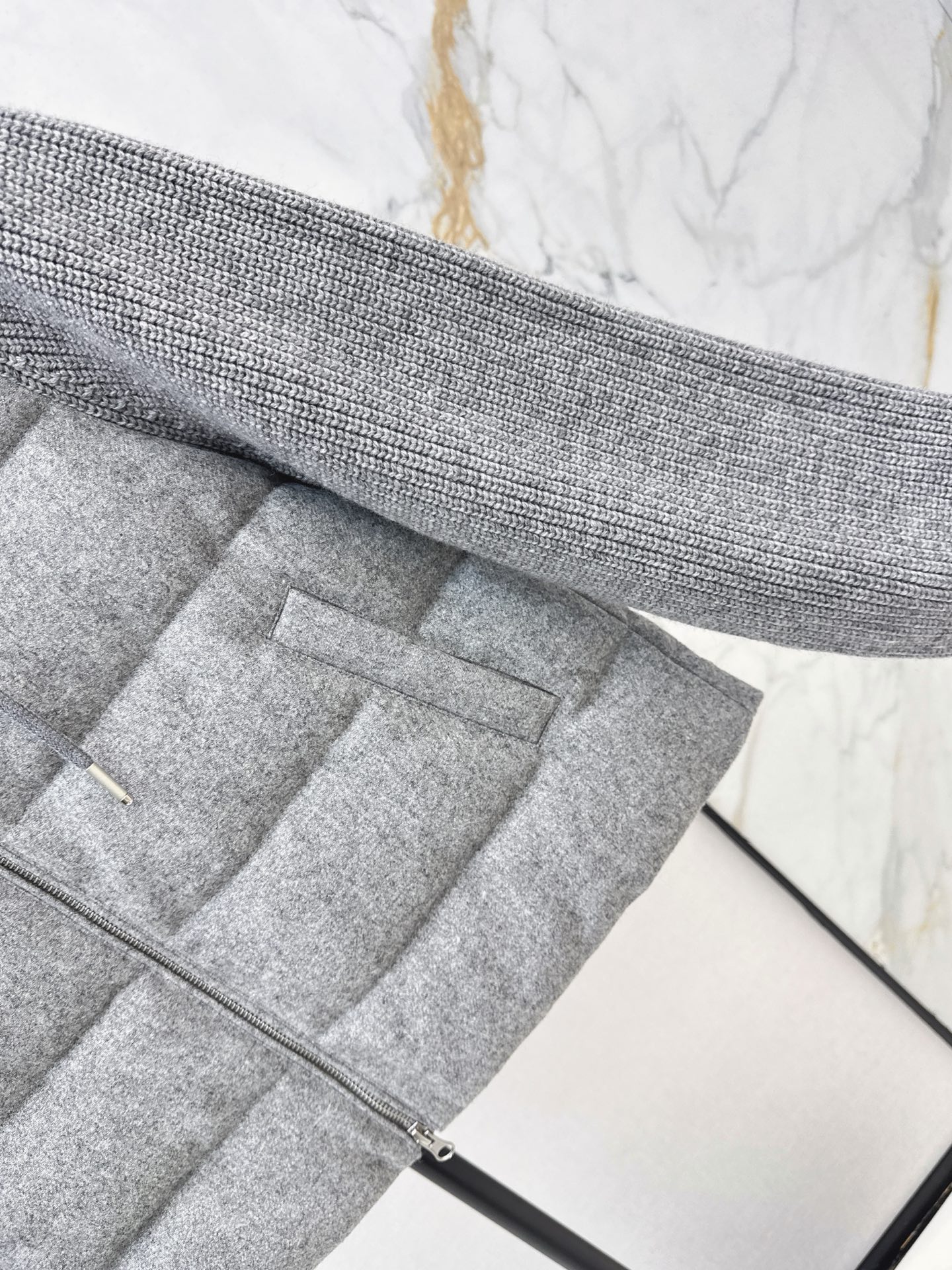 Brun 26fw knit contaract hooded down jacket