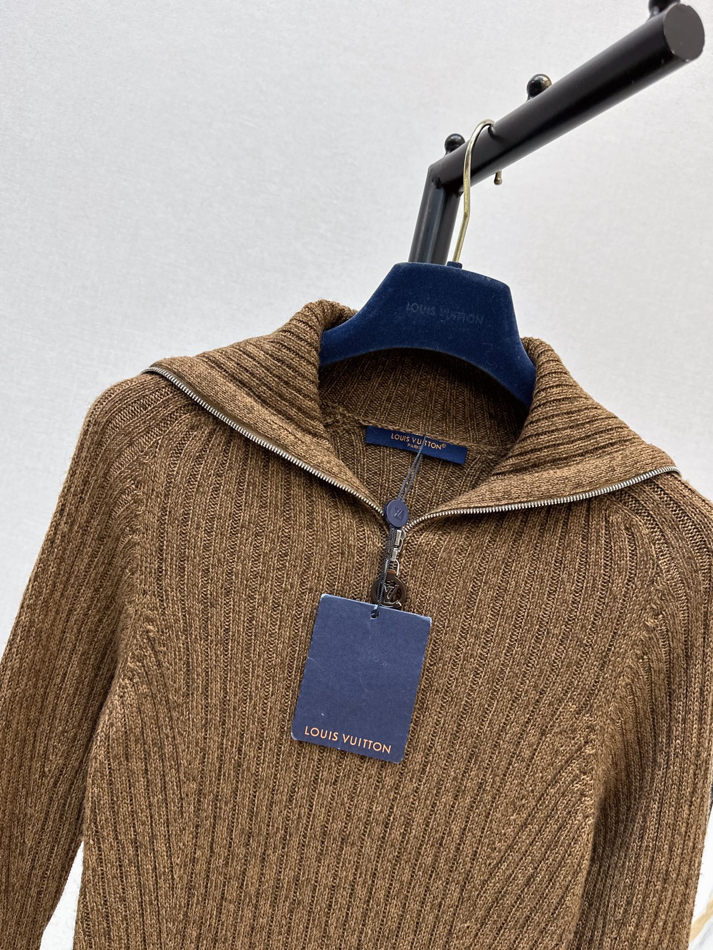 Loui 26fw knit slim-fit basic tee