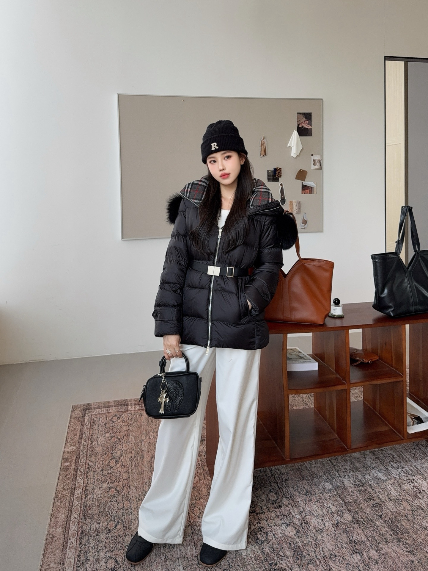 Bur 26fw Hooded Belted Down Jacket