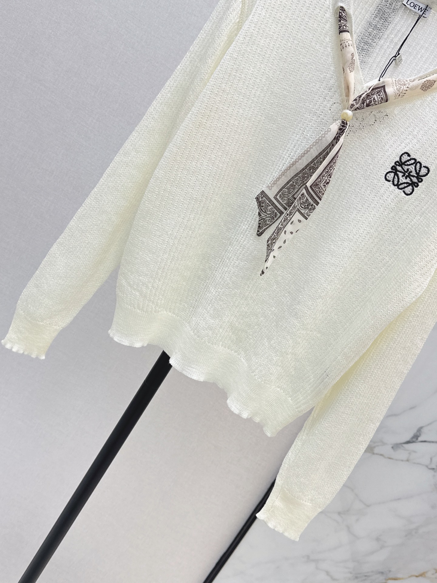 Loe 26fw scraf knit sweater