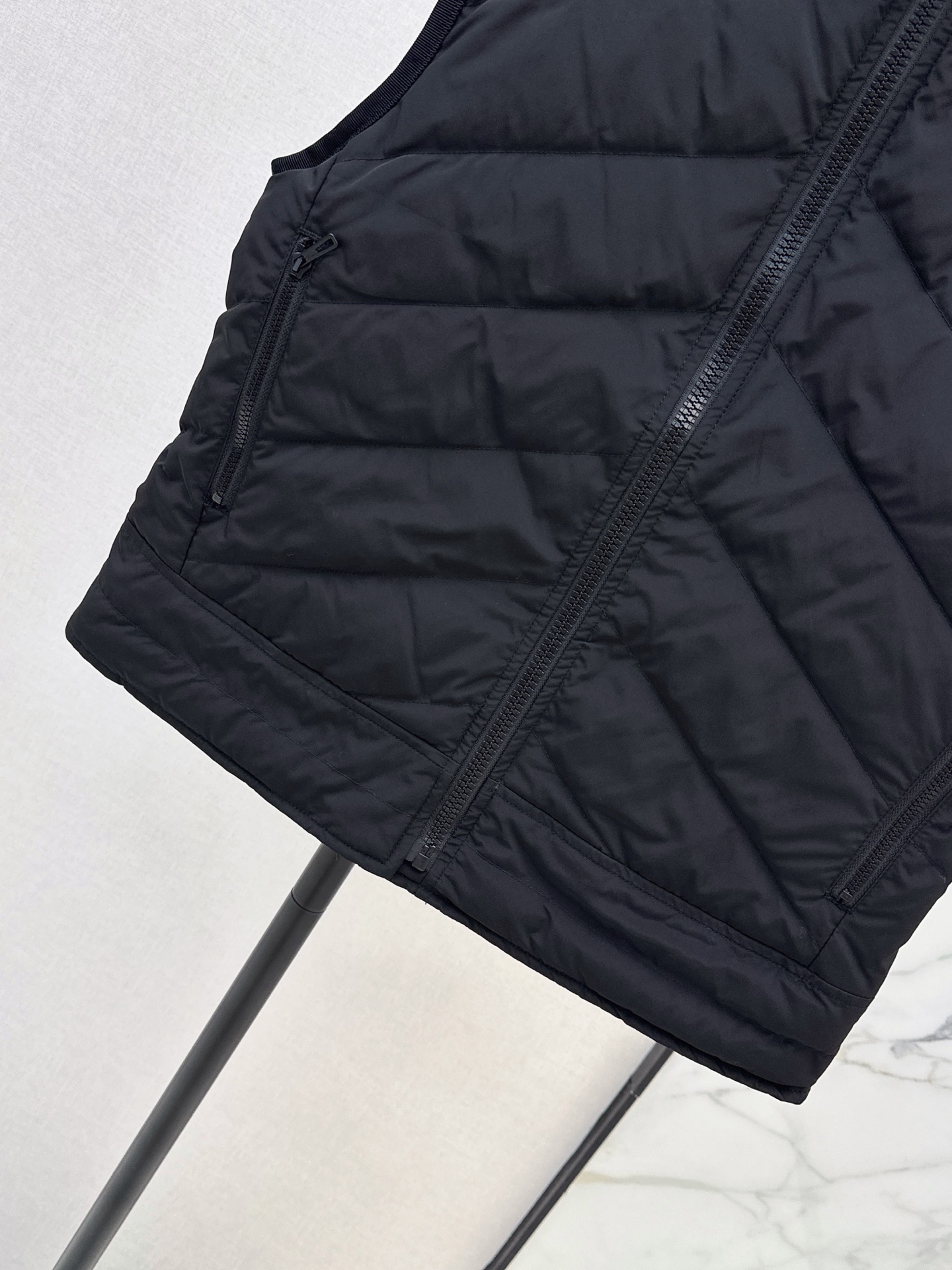 Her 26fw down vest
