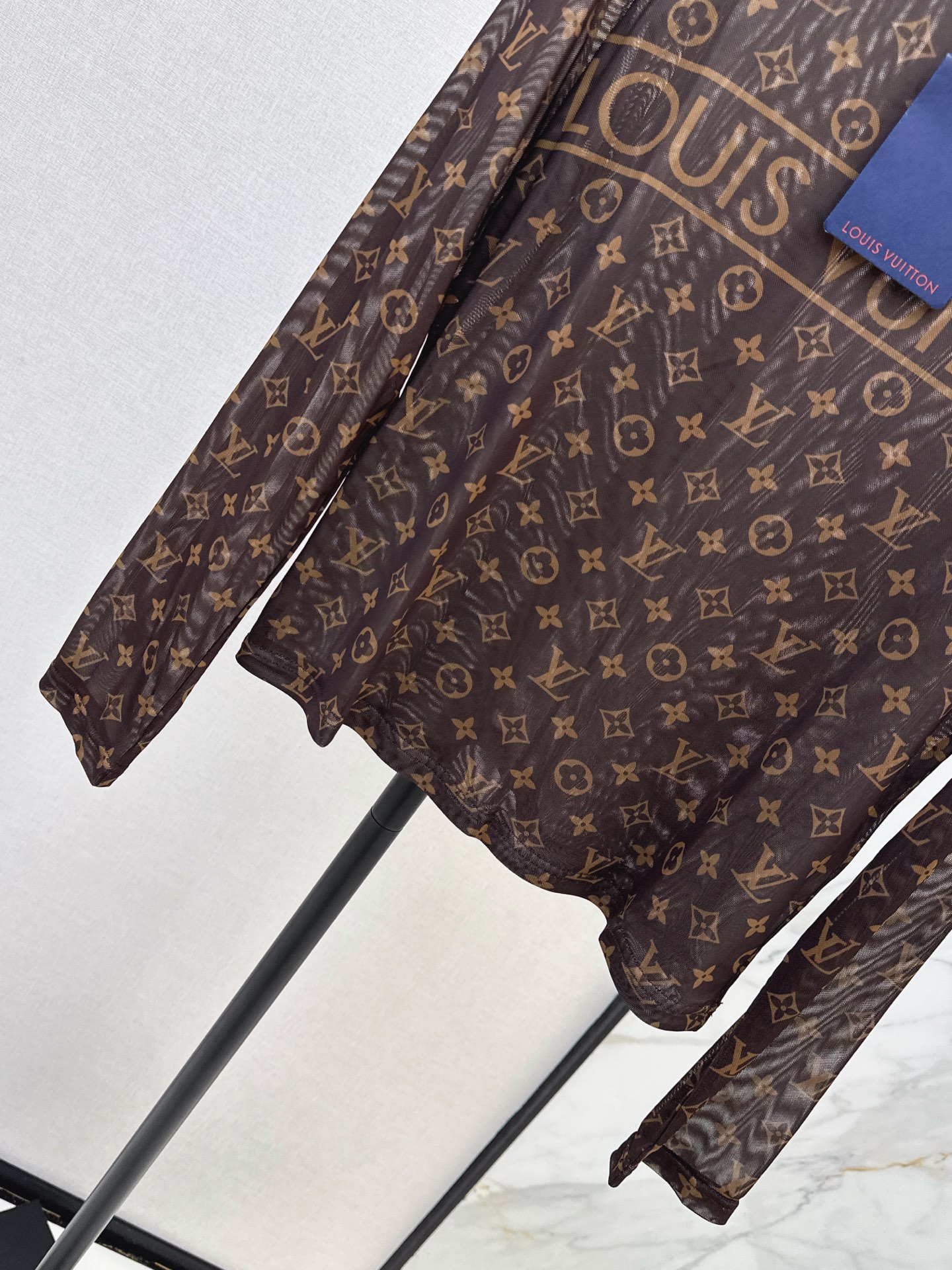 Loui 26fw print mesh basic tee
