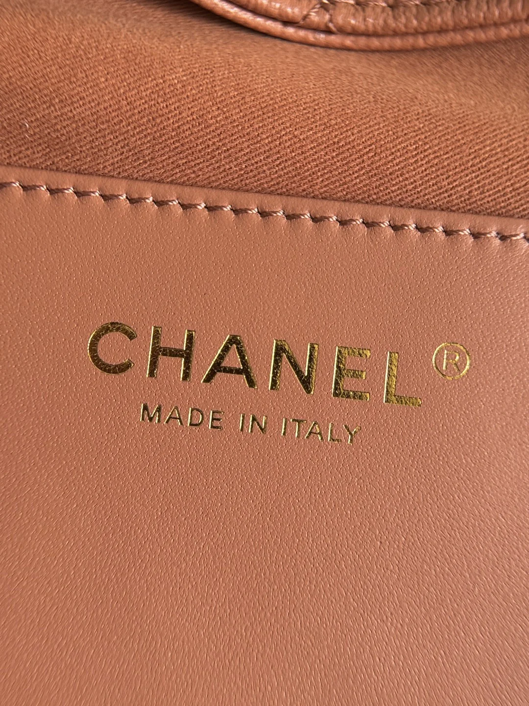 Chan 25A hobo bags