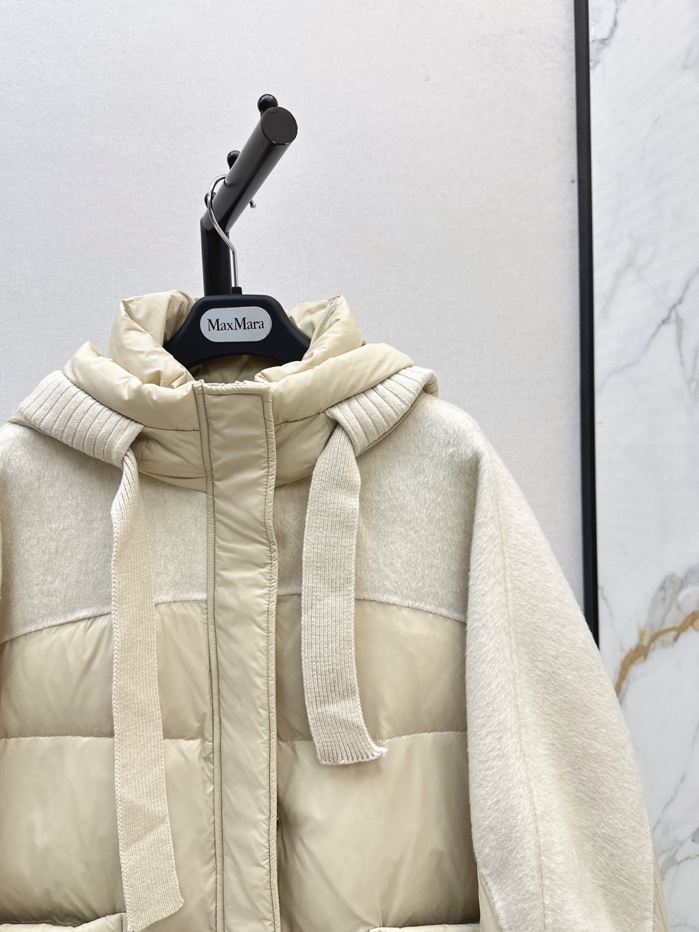 Max 26fw knit contract hooded down jacket
