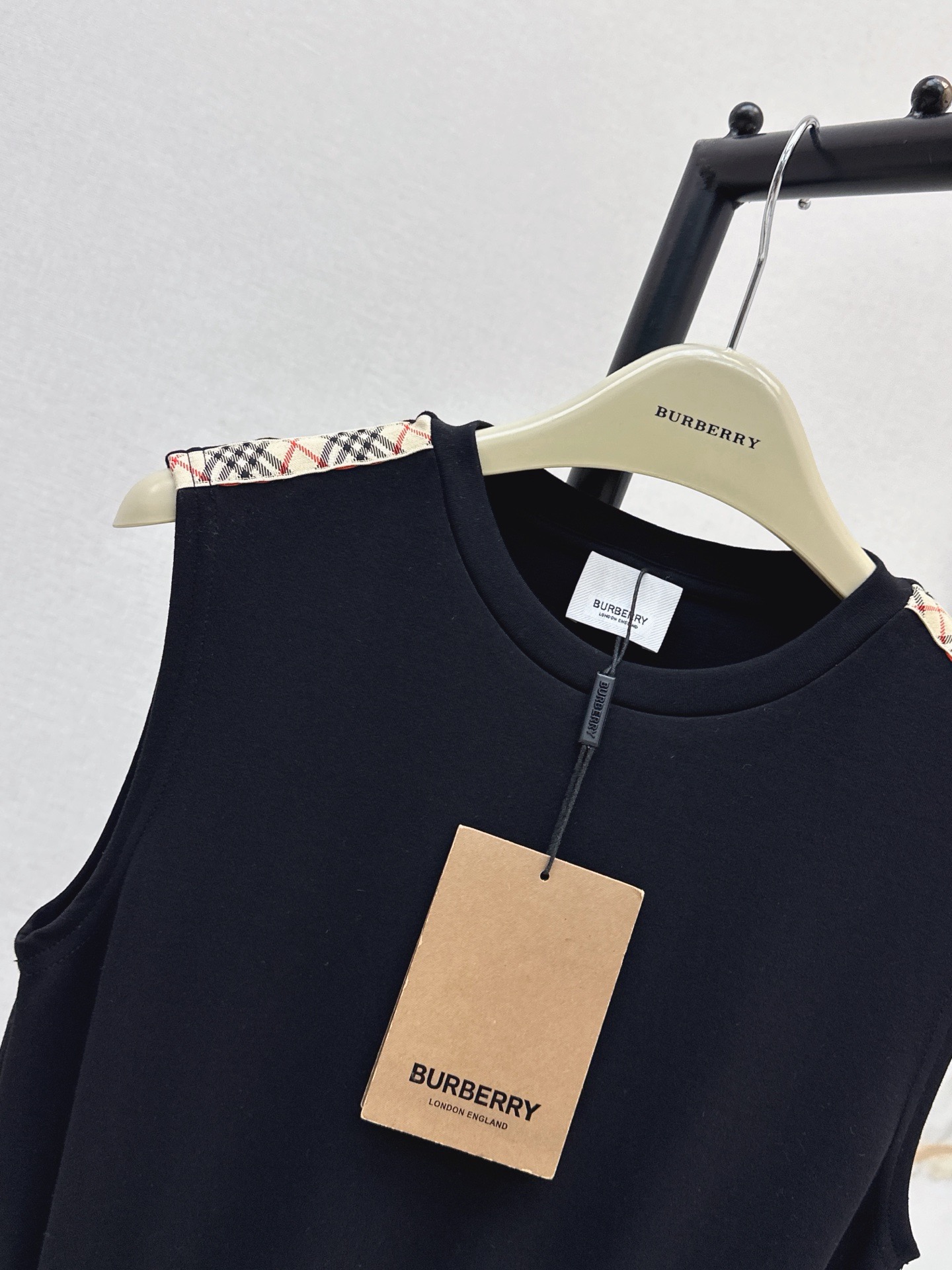 Bur 26ss sleeveless dress