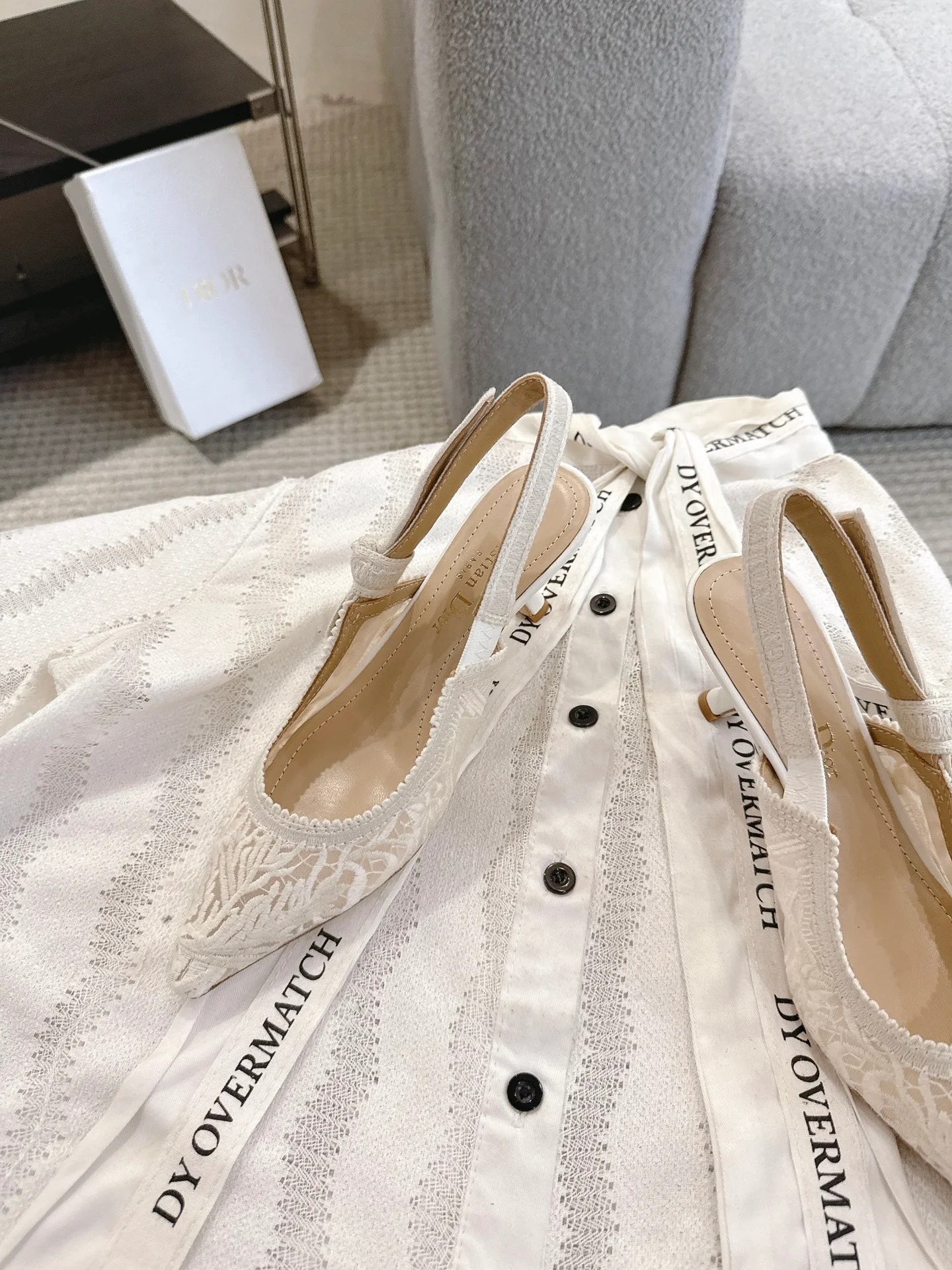 CD 25fw lace kitten slingback heels