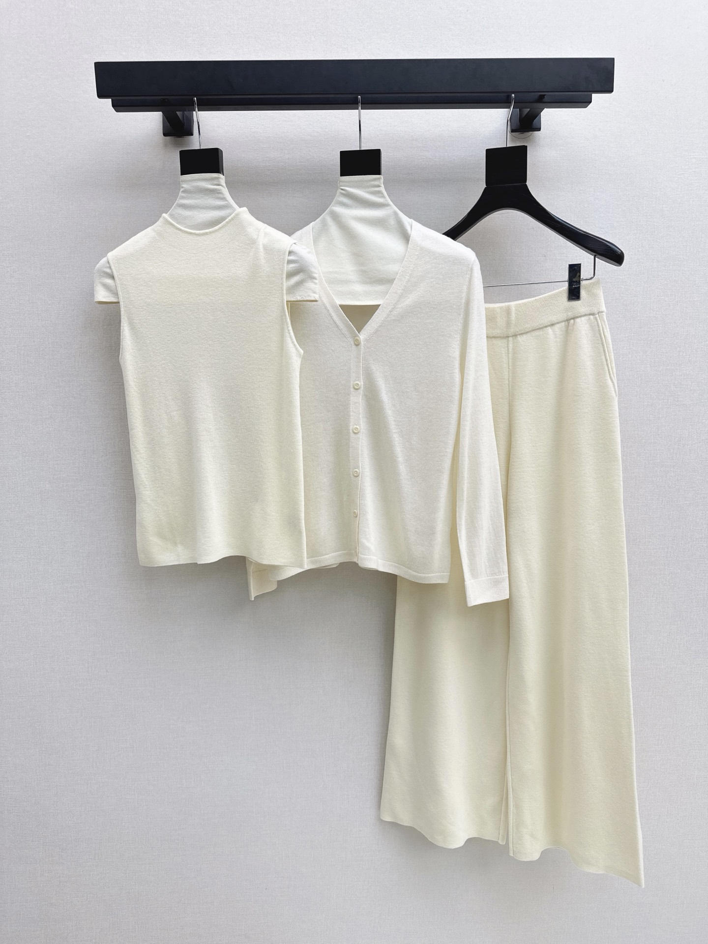 Her 26fw knit vest cardigan pants sets