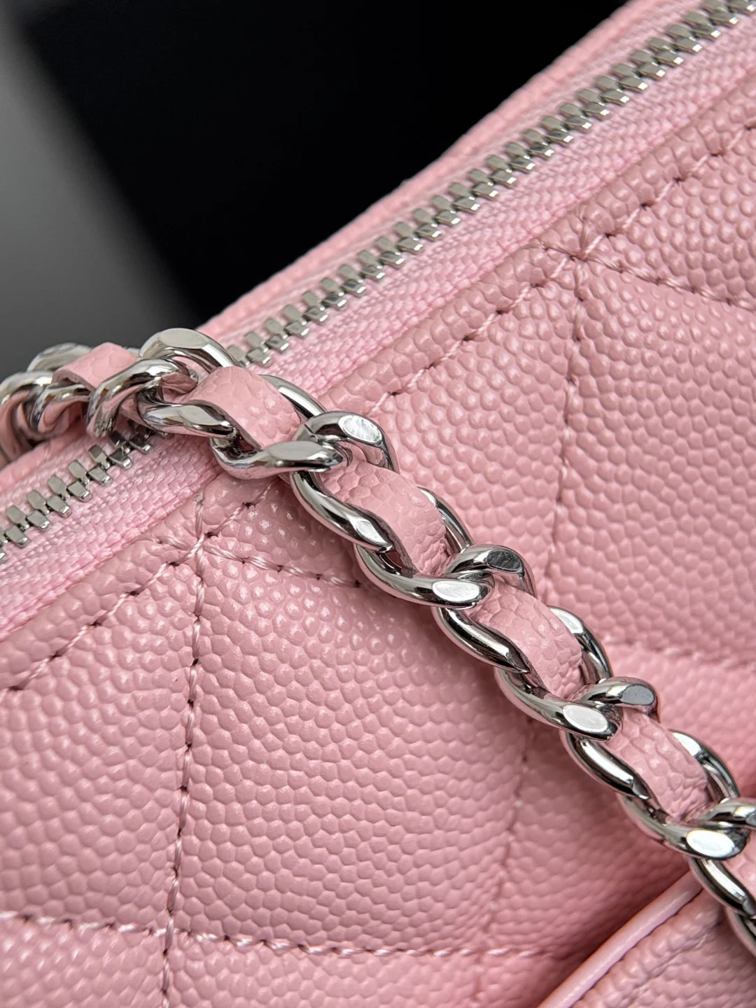 Chan 25B wallet on chain shoulder bags