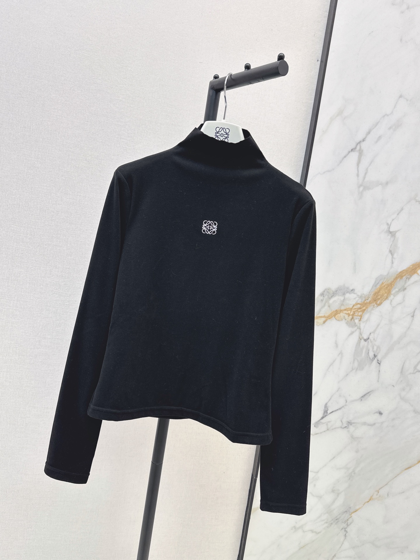 Loe 26fw high neck basic tee