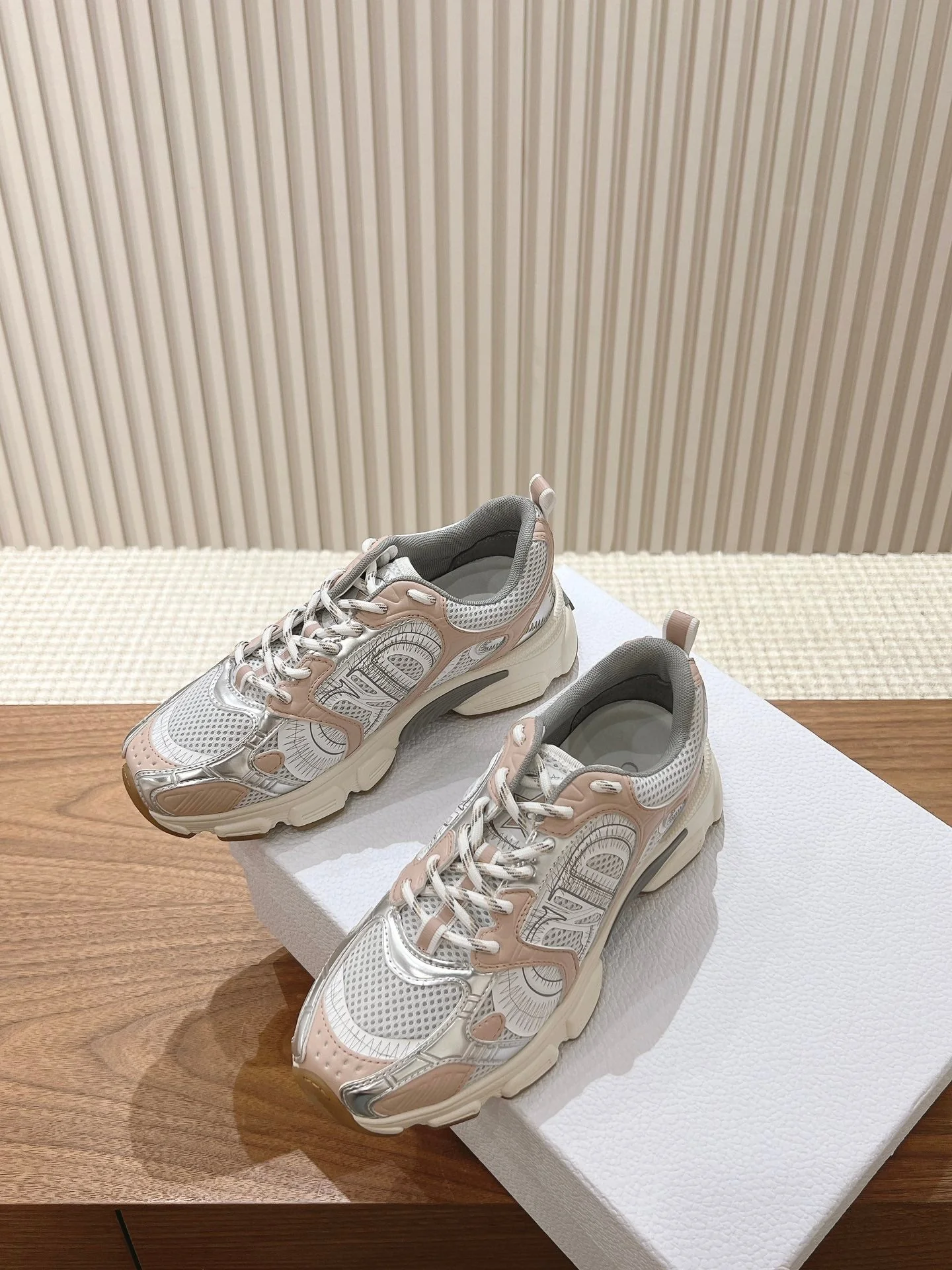 D chrono sneaker