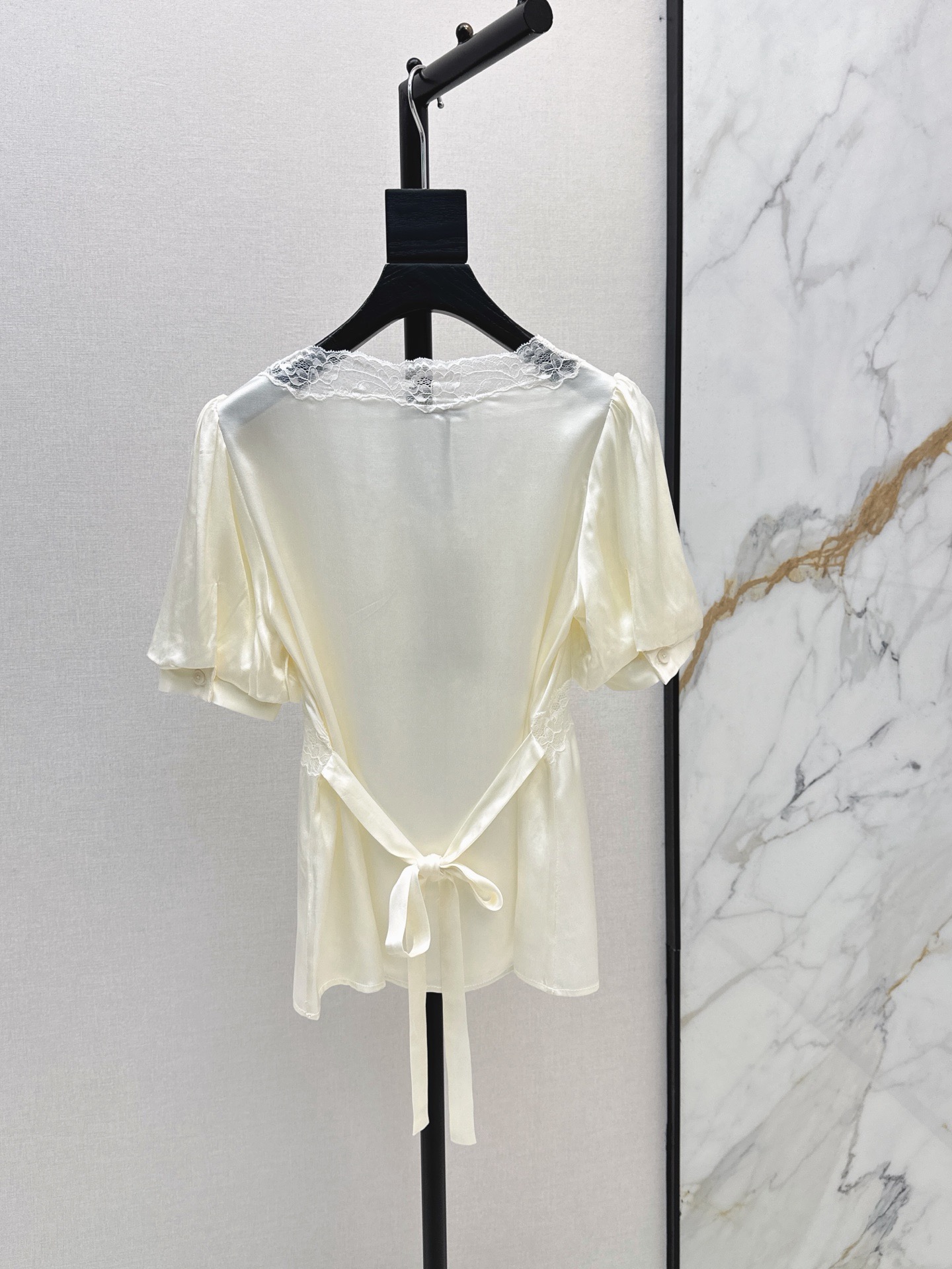 ES 26ss lace trim top