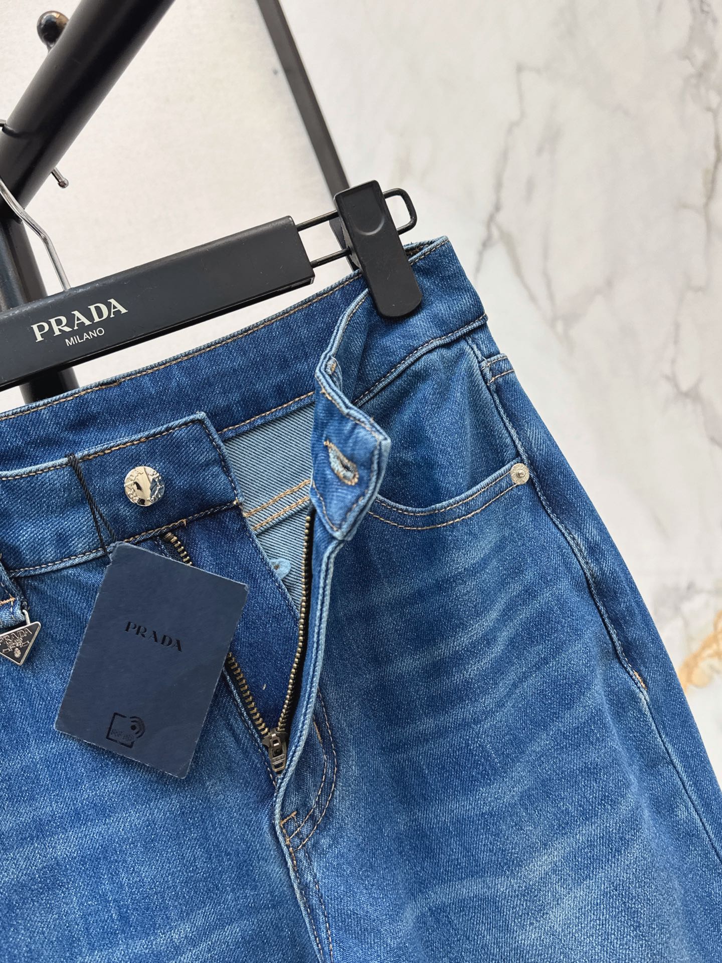 Pra 26fw flared jeans