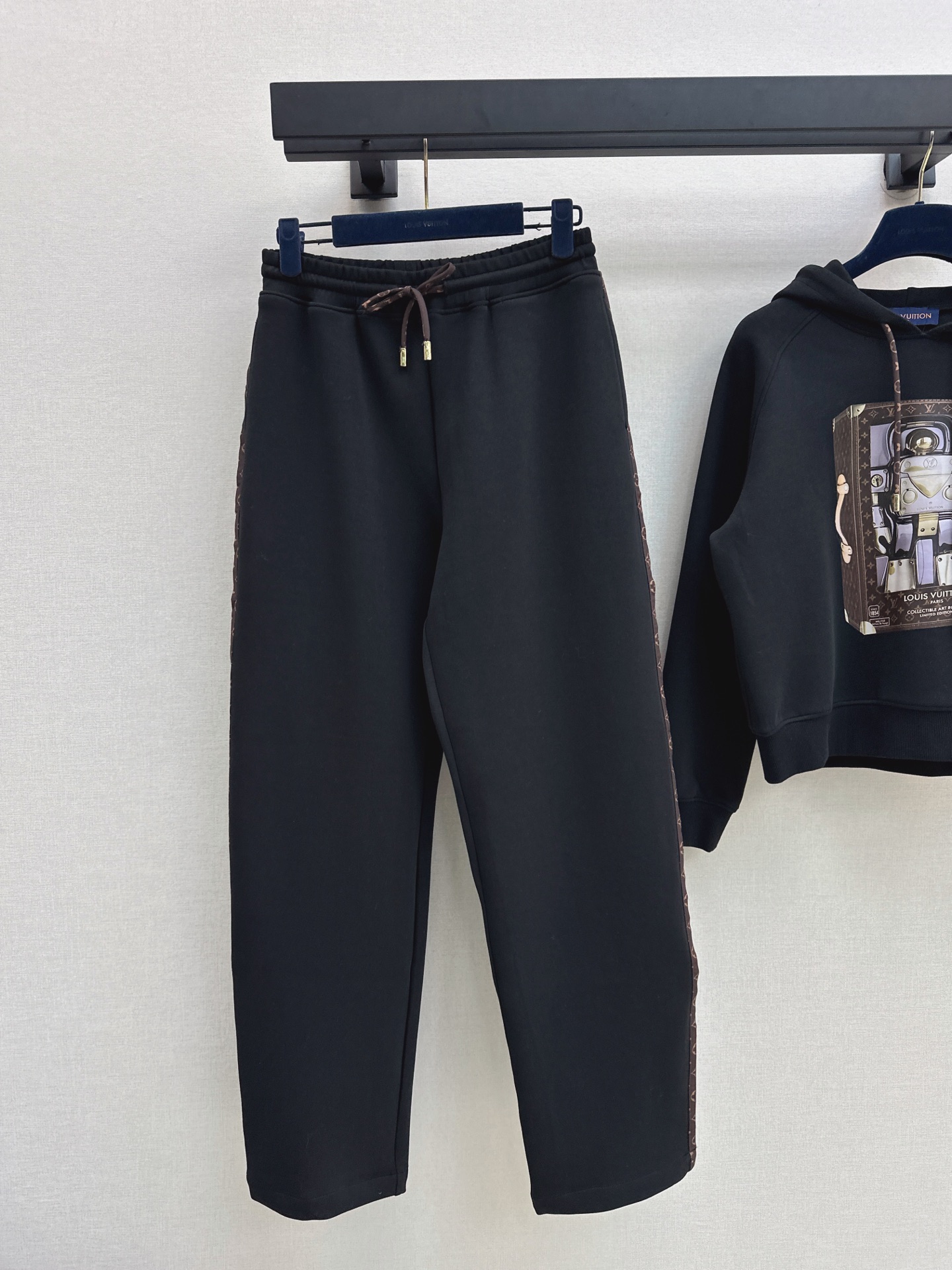 Loui 26fw print hoodie pants sets