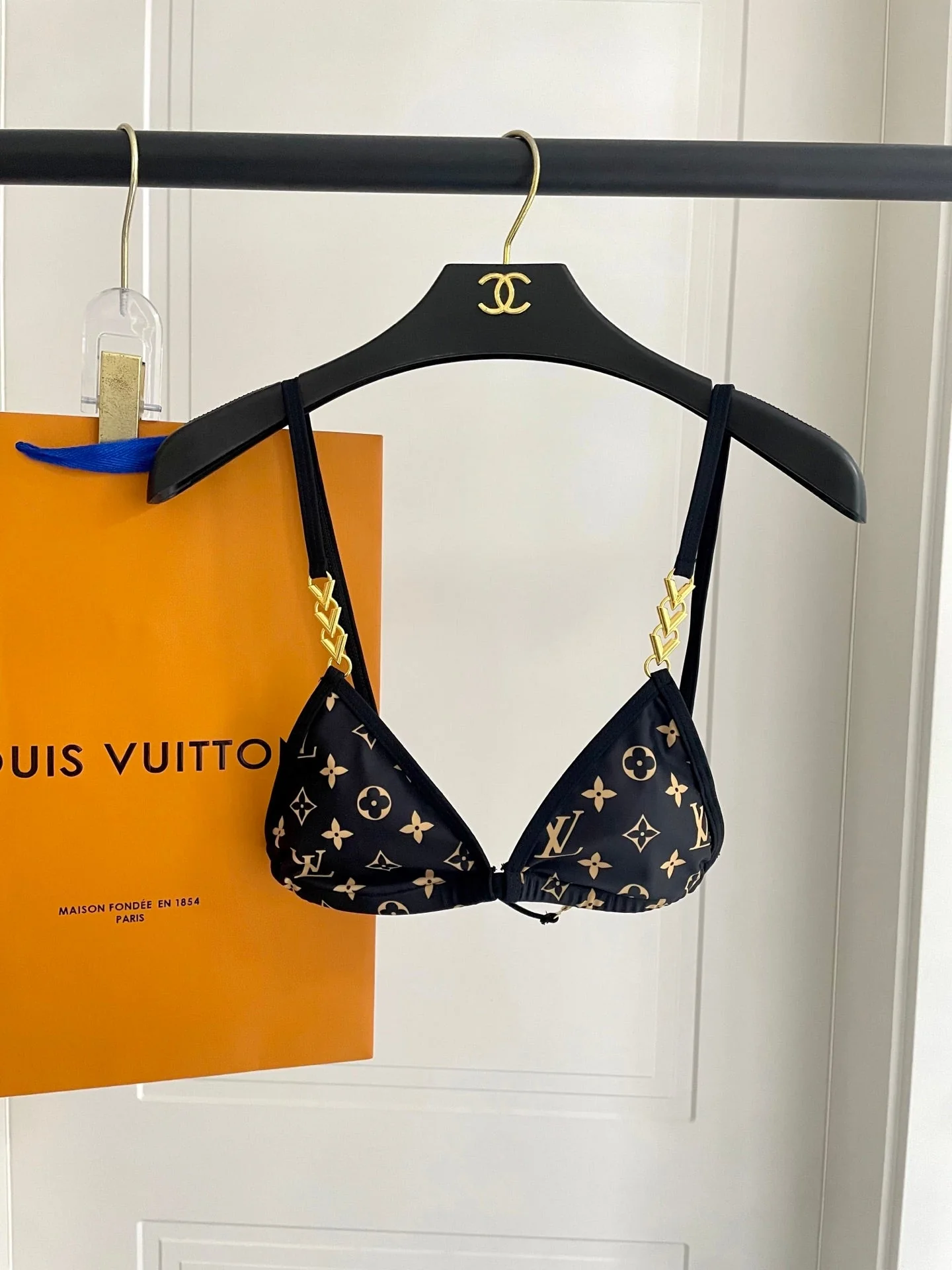 L swimsuit