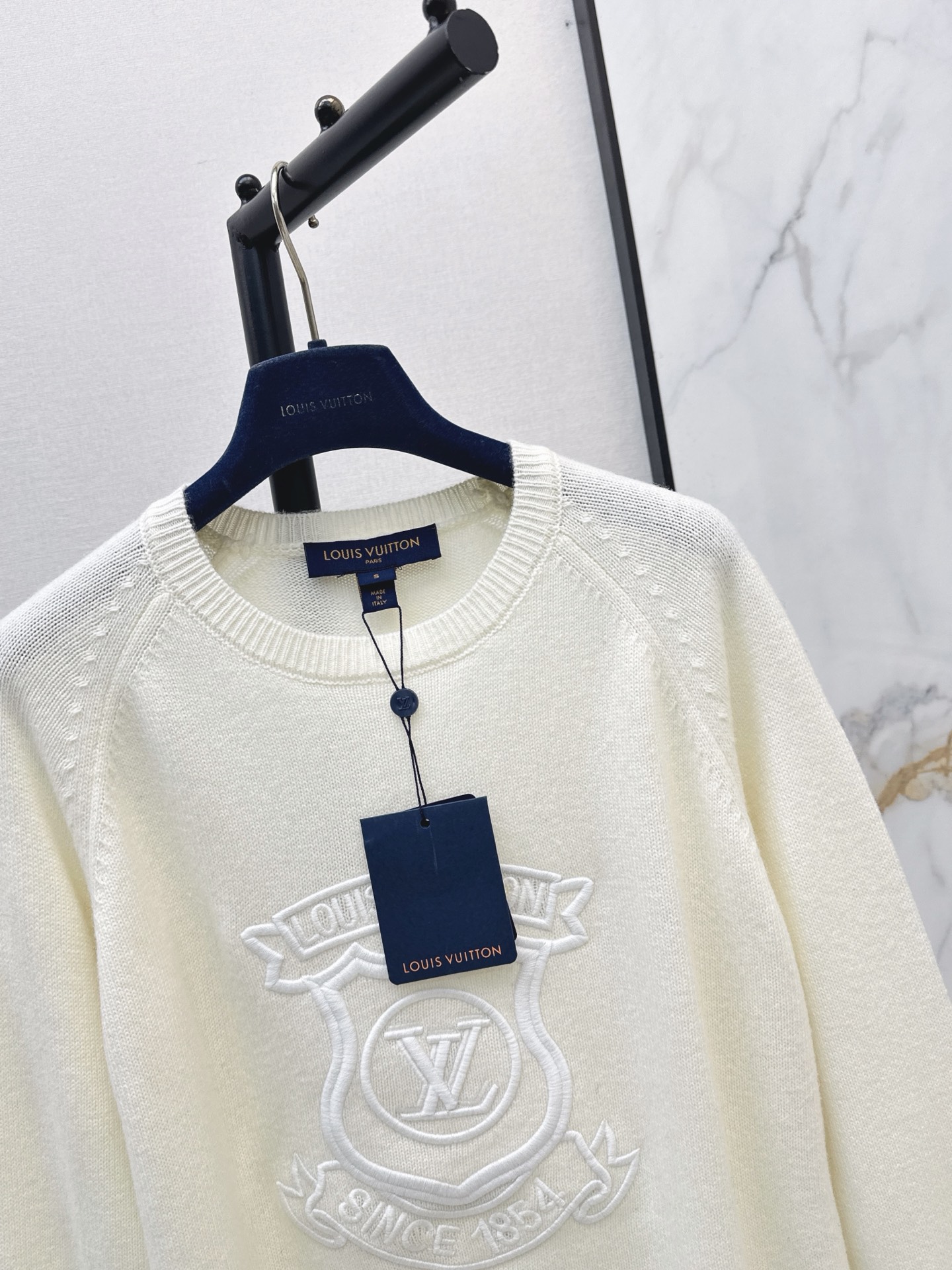 Loui 26fw embroidery knit sweter