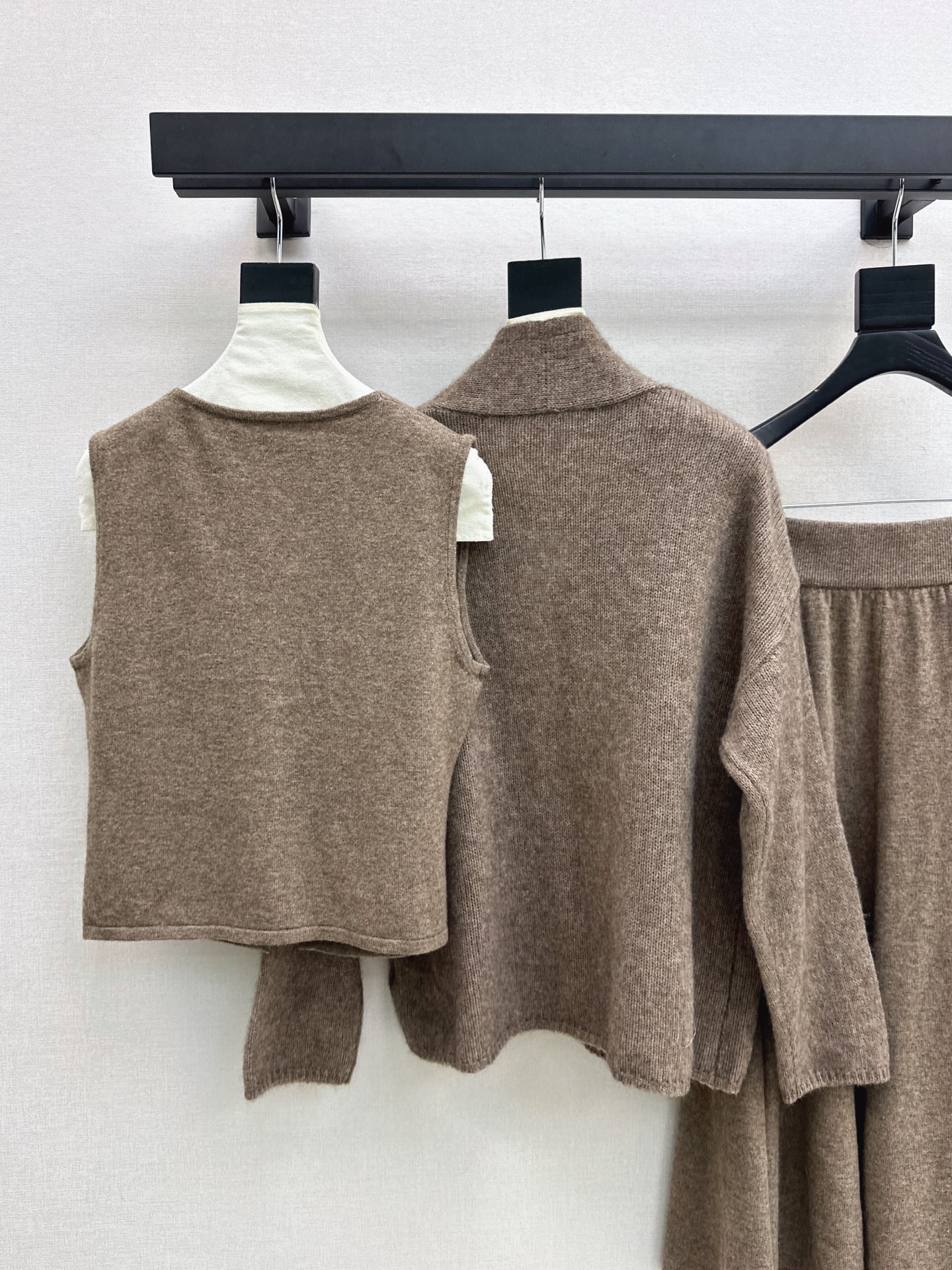 Her 26fw knit cardigan vest pleated skirt sets
