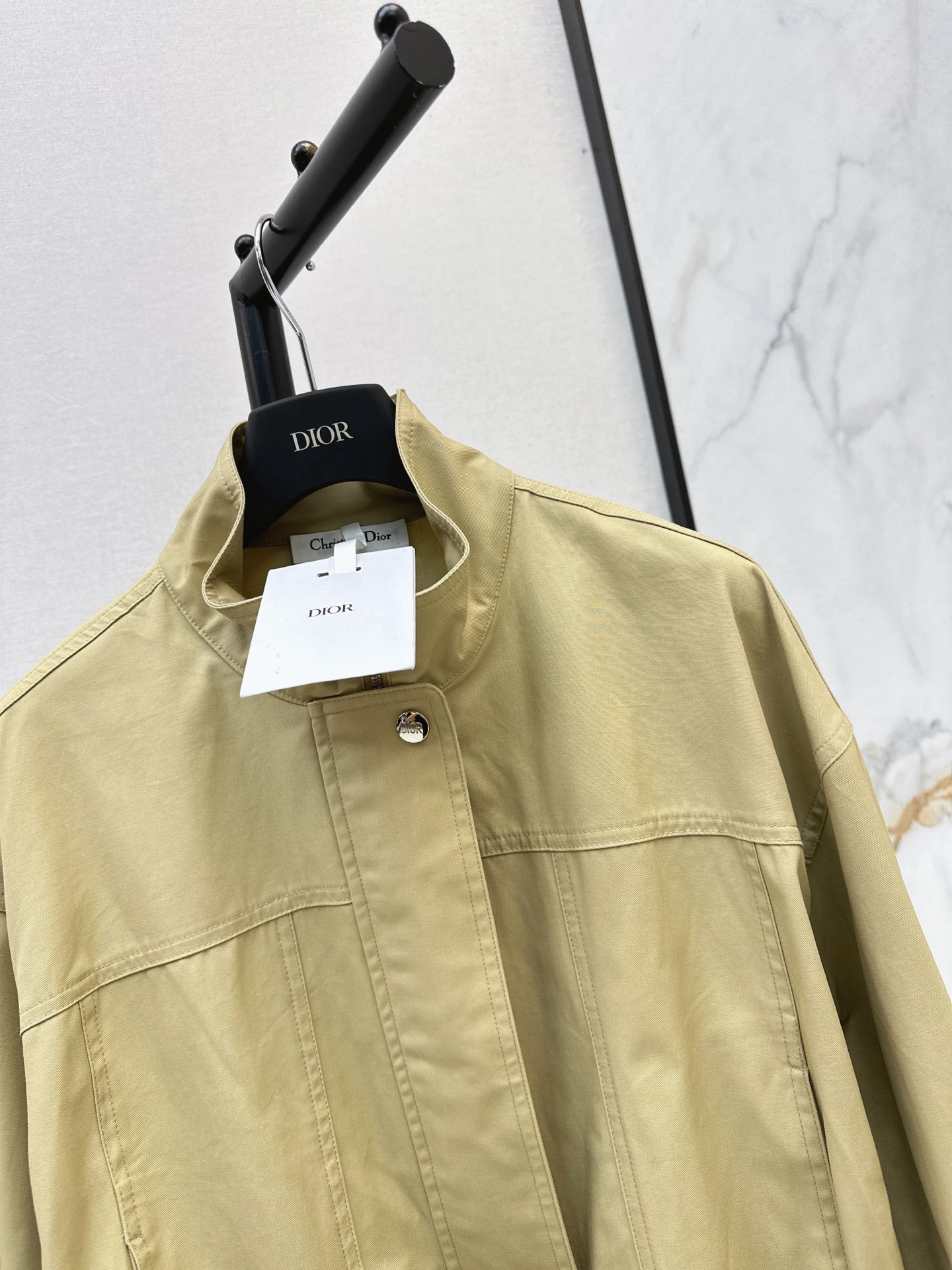 CD 26fw Stand-Collar Belted Cropped Jacket
