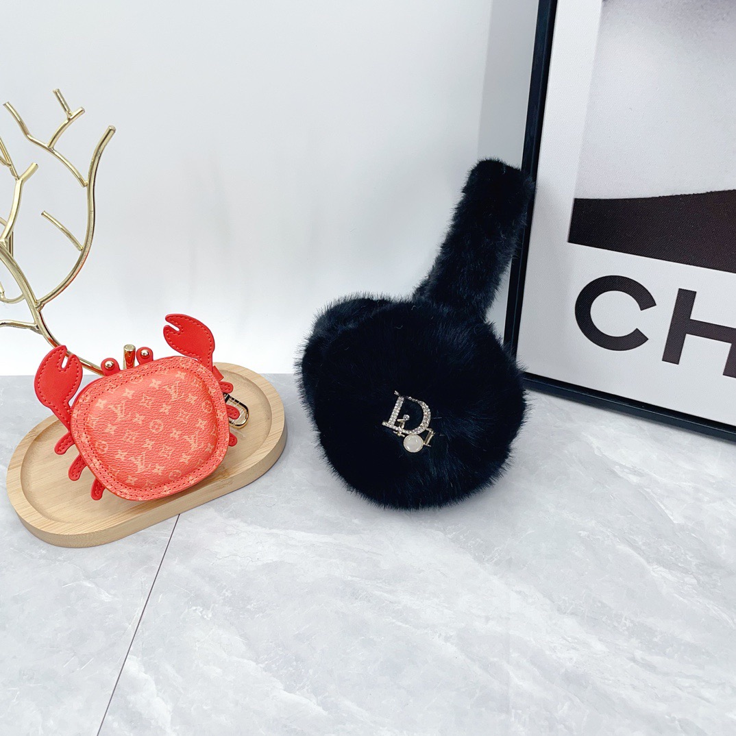 CD 26fw fluffy fur-look earmuffs