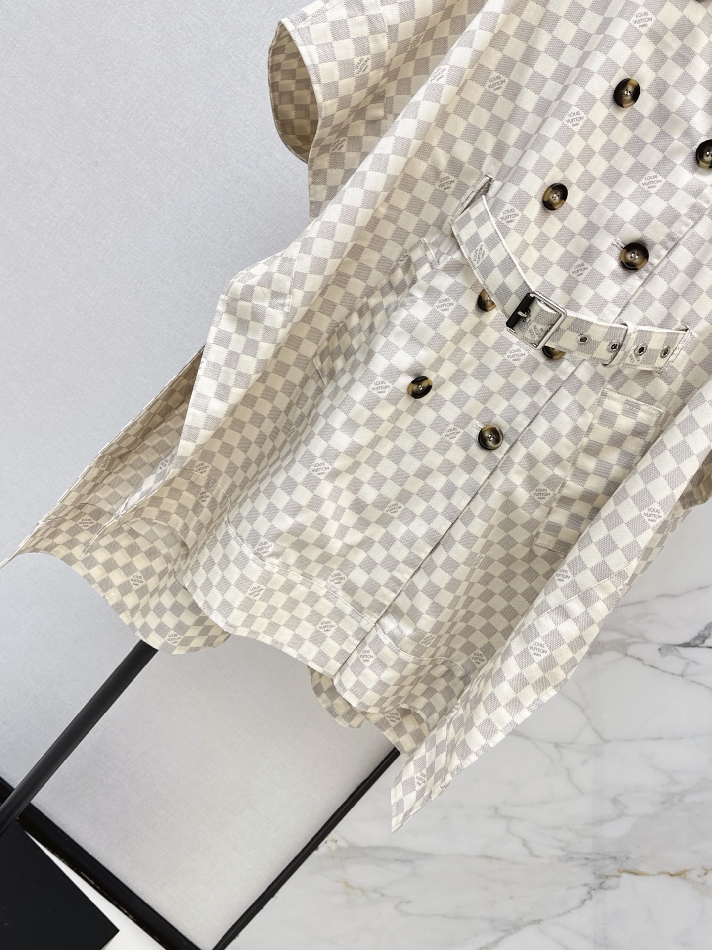 Loui 26fw check cape jacket