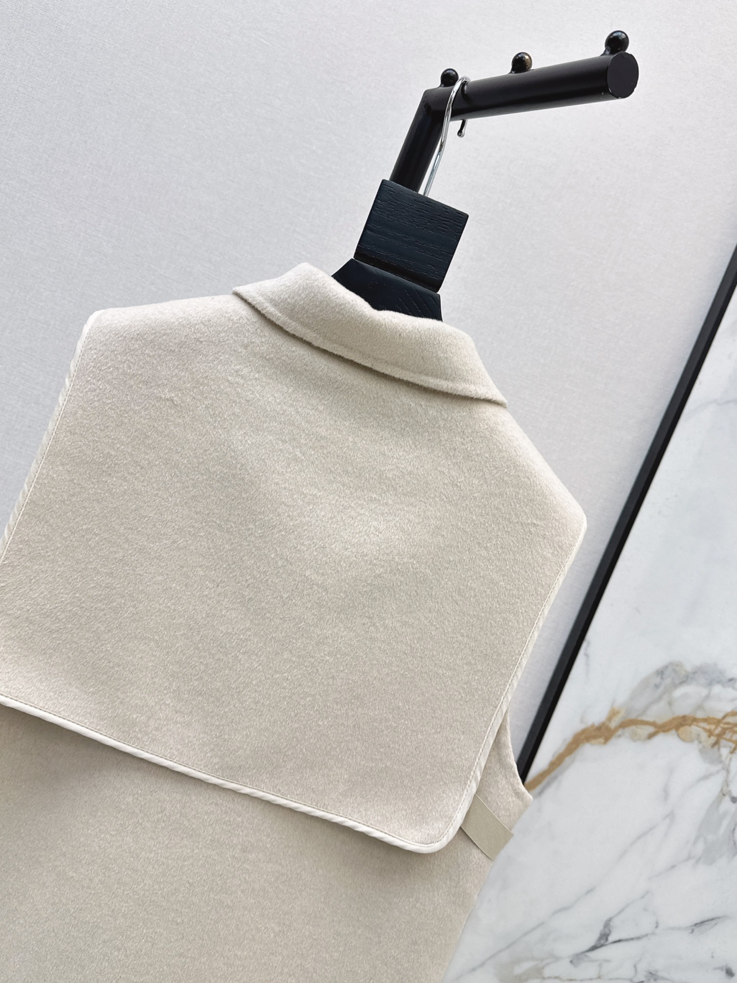 Her 26fw cashmere vest jacket