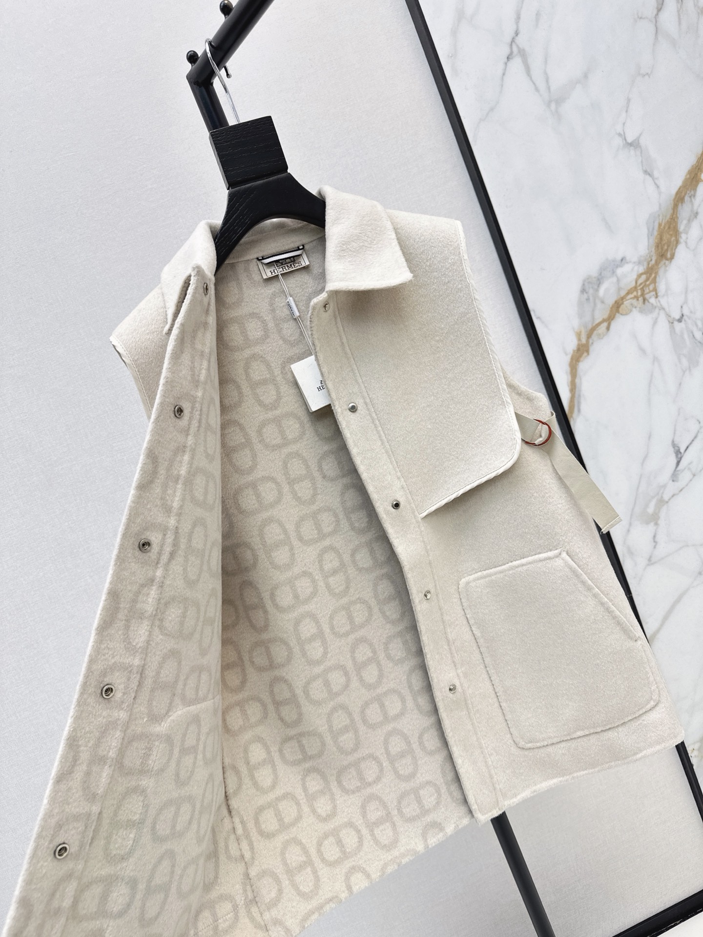 Her 26fw cashmere vest jacket