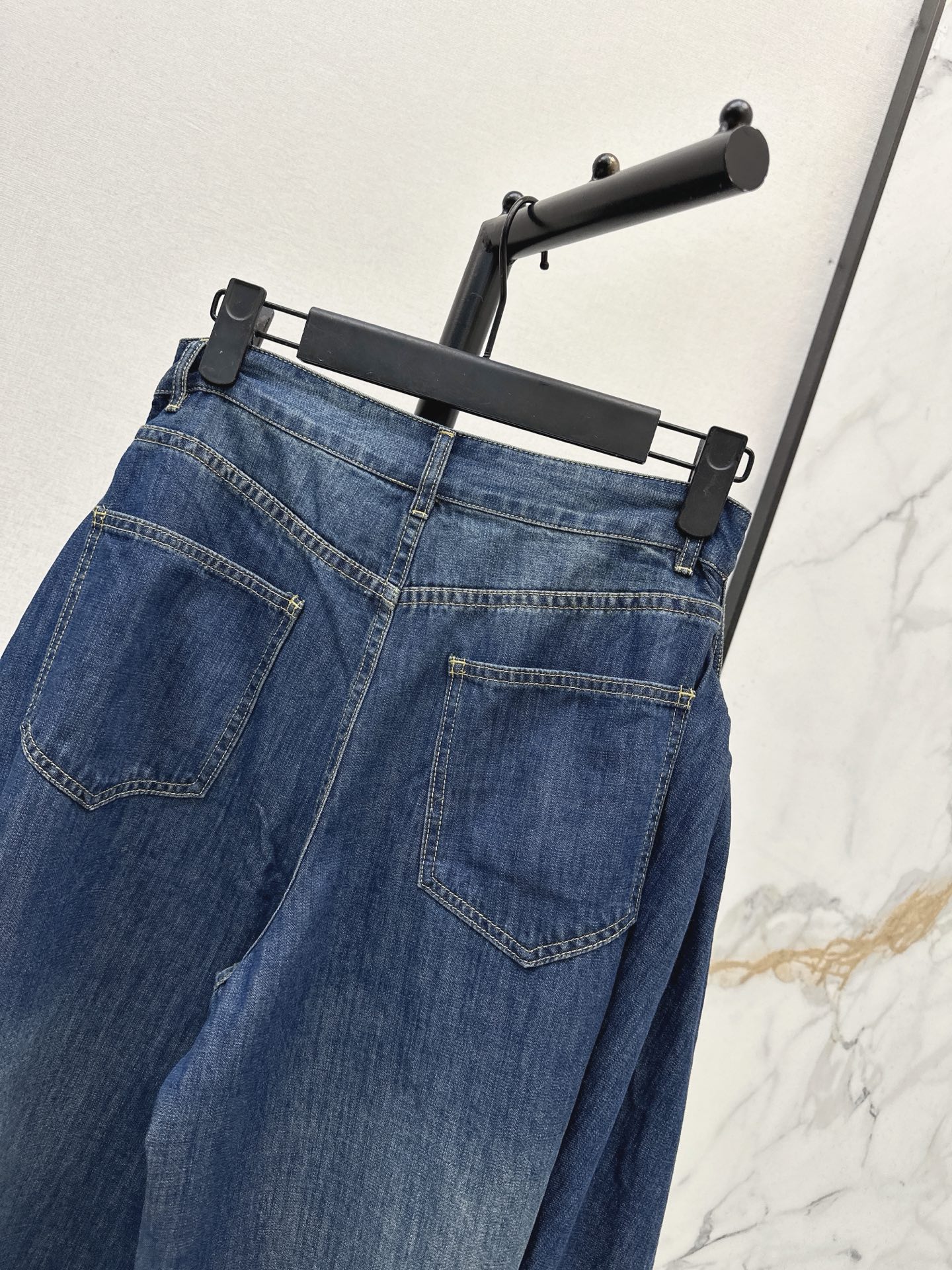 CD 26FW Side-Pleated Wide-Leg Jeans