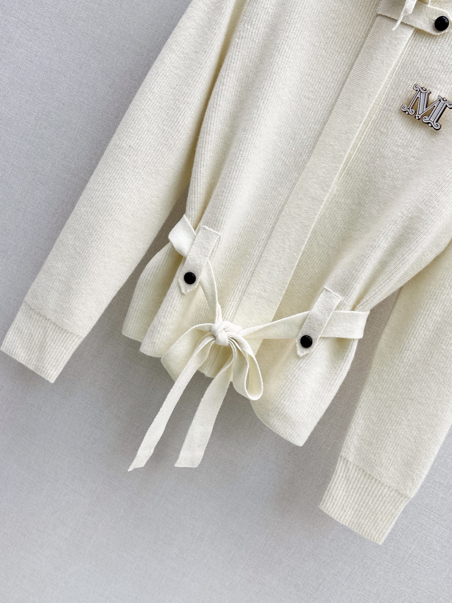 Max 26fw woolbelted cardigan