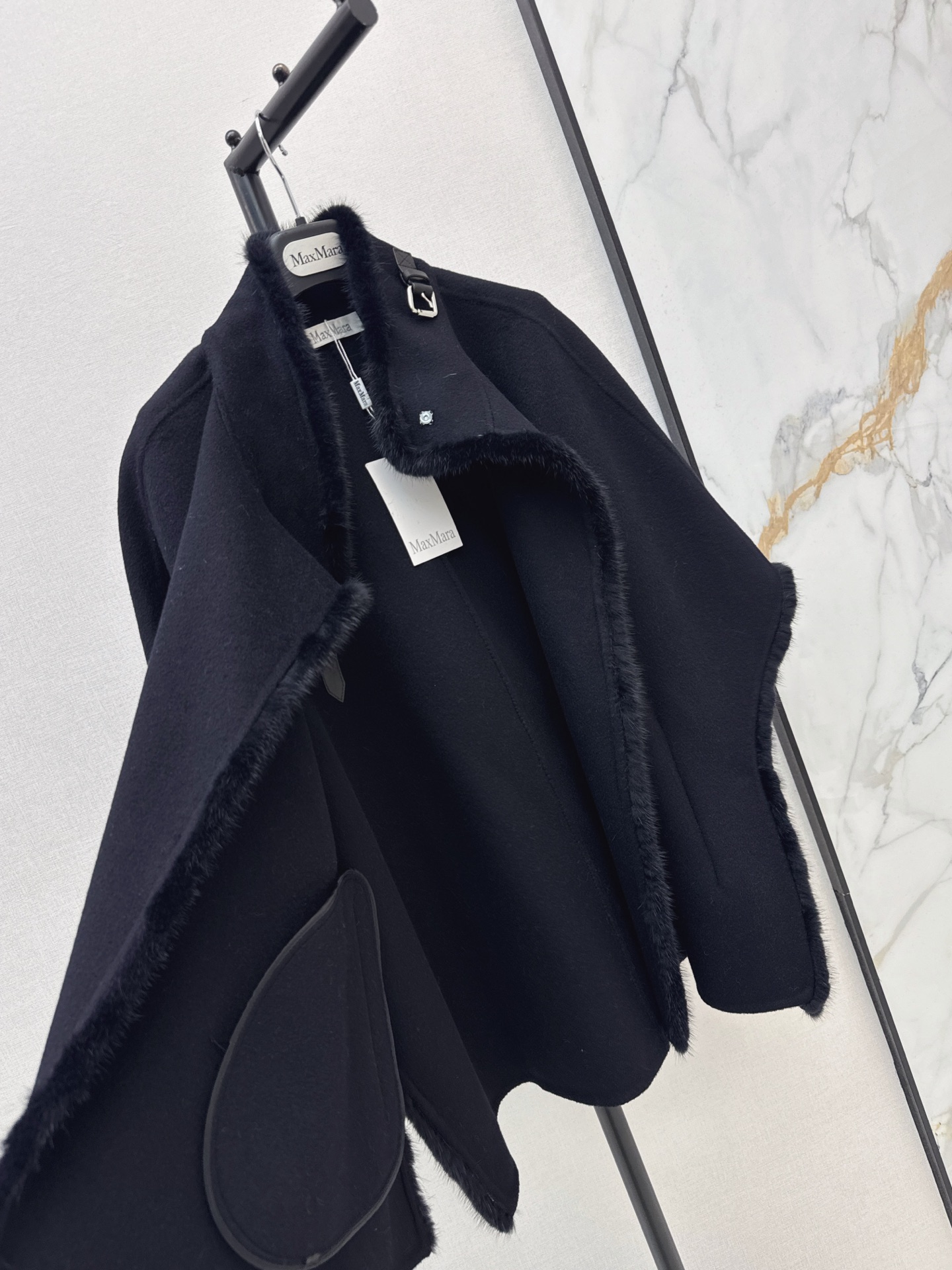 Max 26fw woolen cape jacket