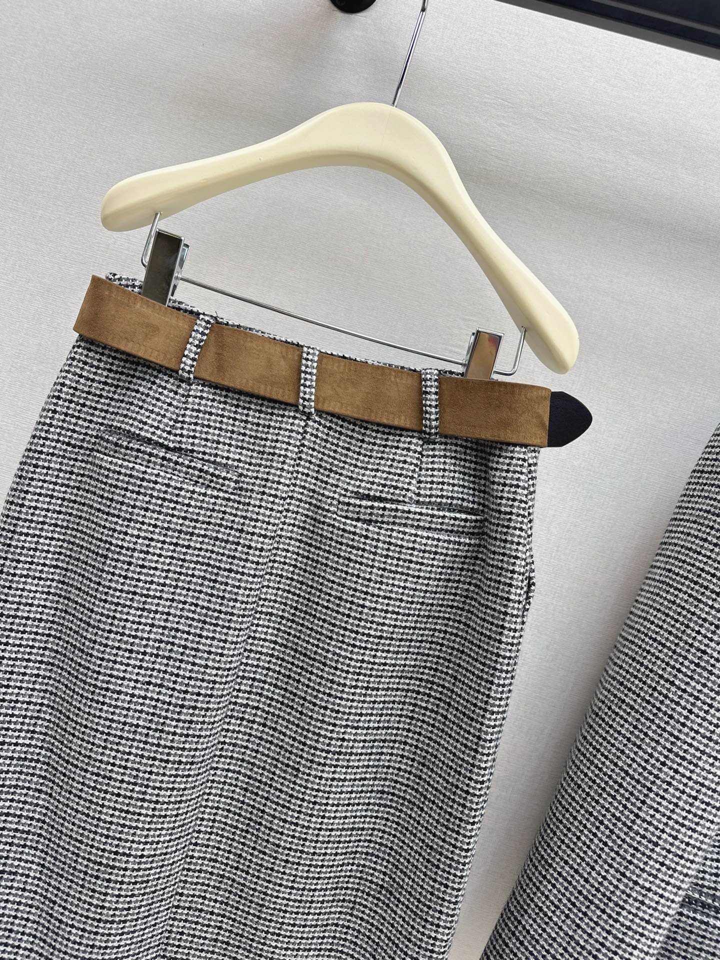 Brun 26fw houndstooth skirt
