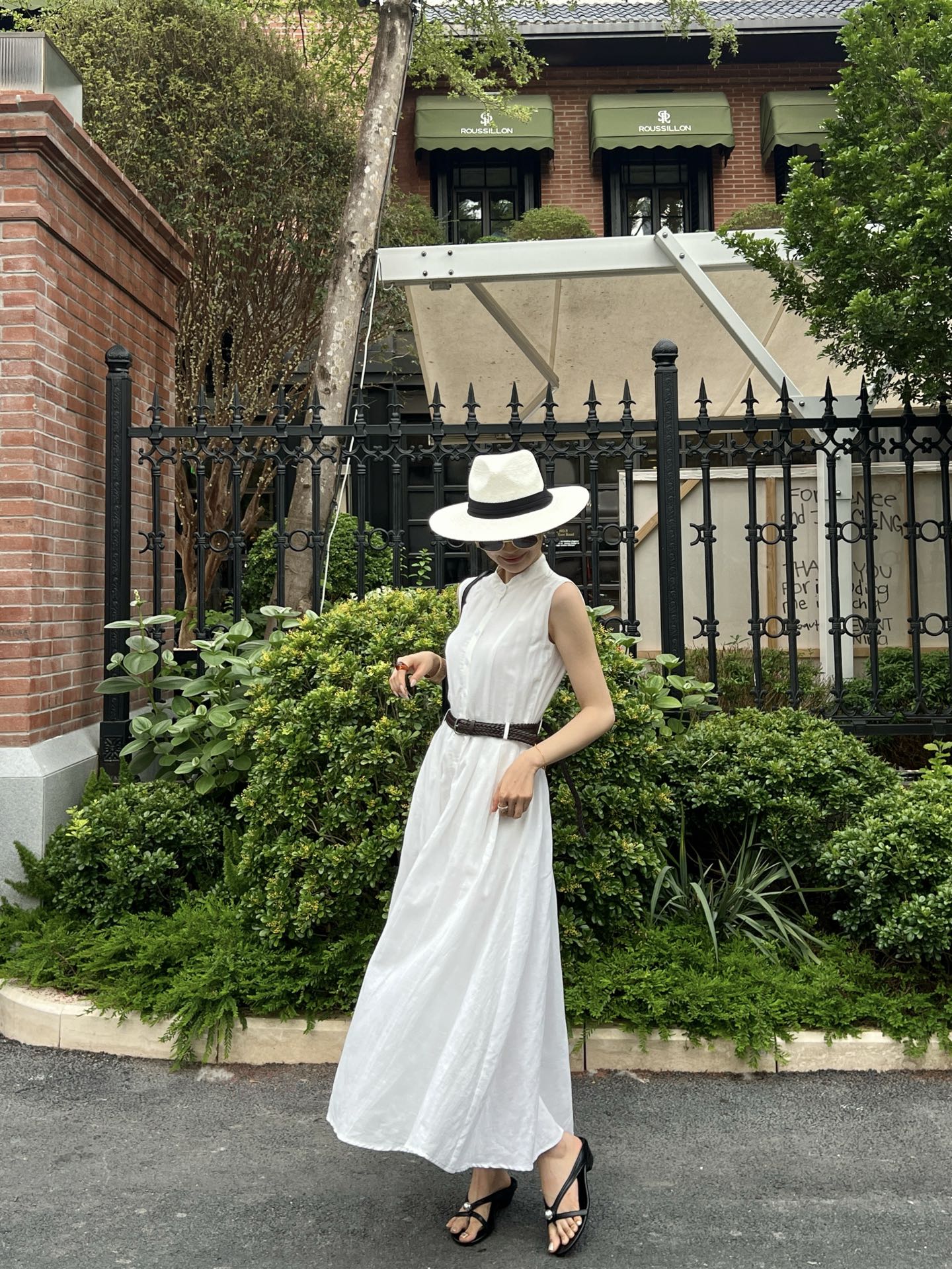 Brun 26ss sleeveless linen dress