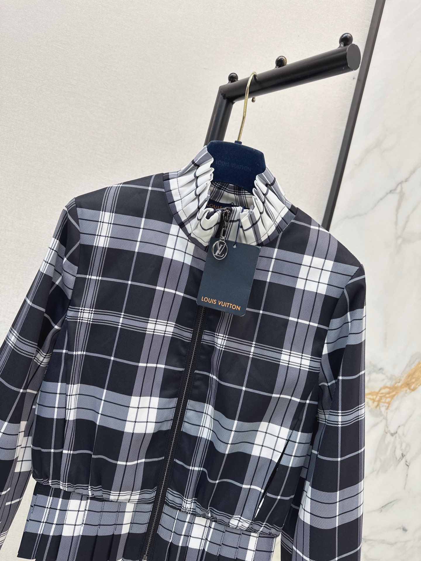 Loui 26fw check cropped jacket