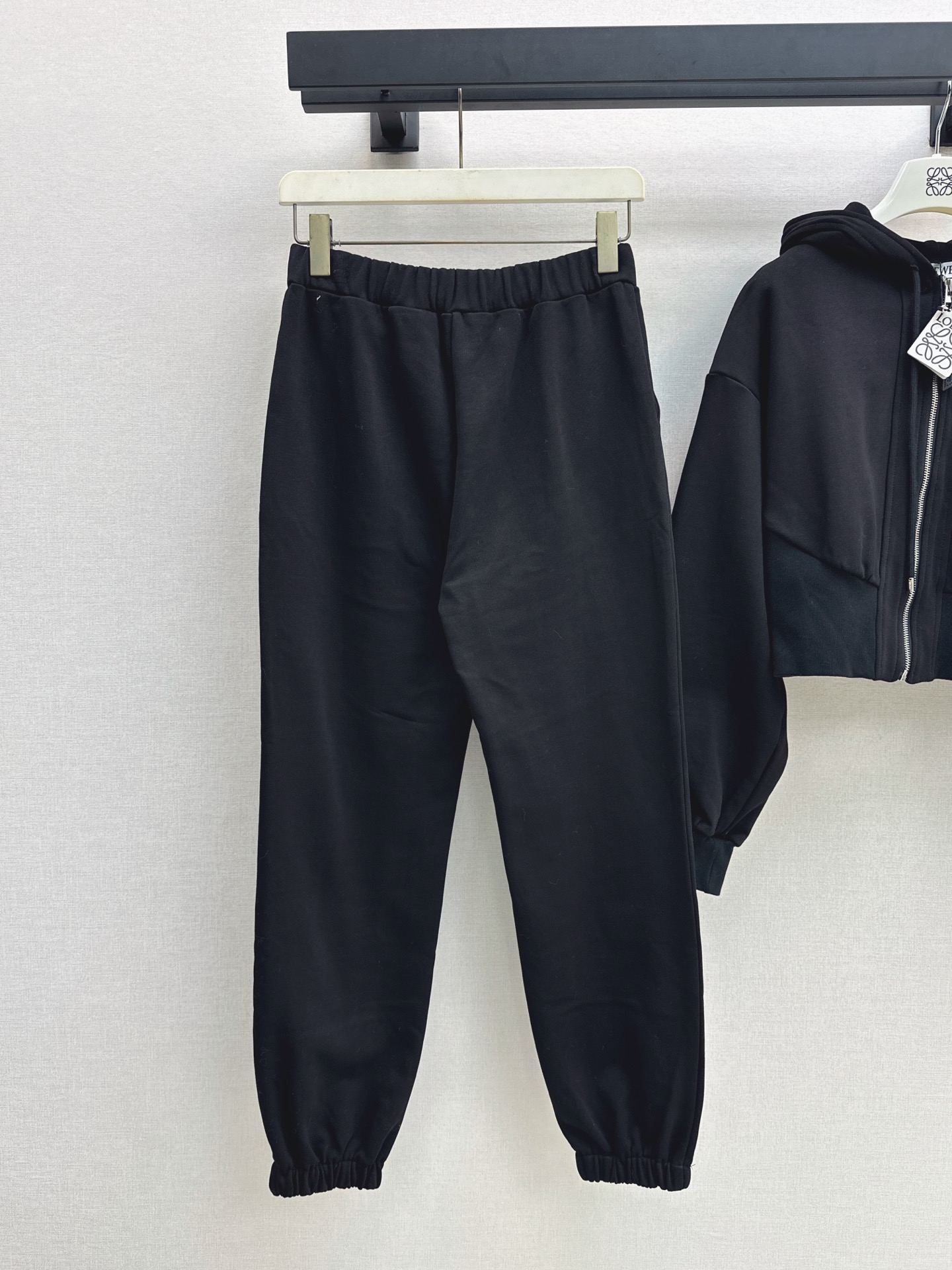 Loe 26fw embroidery hooded jacket pants sets