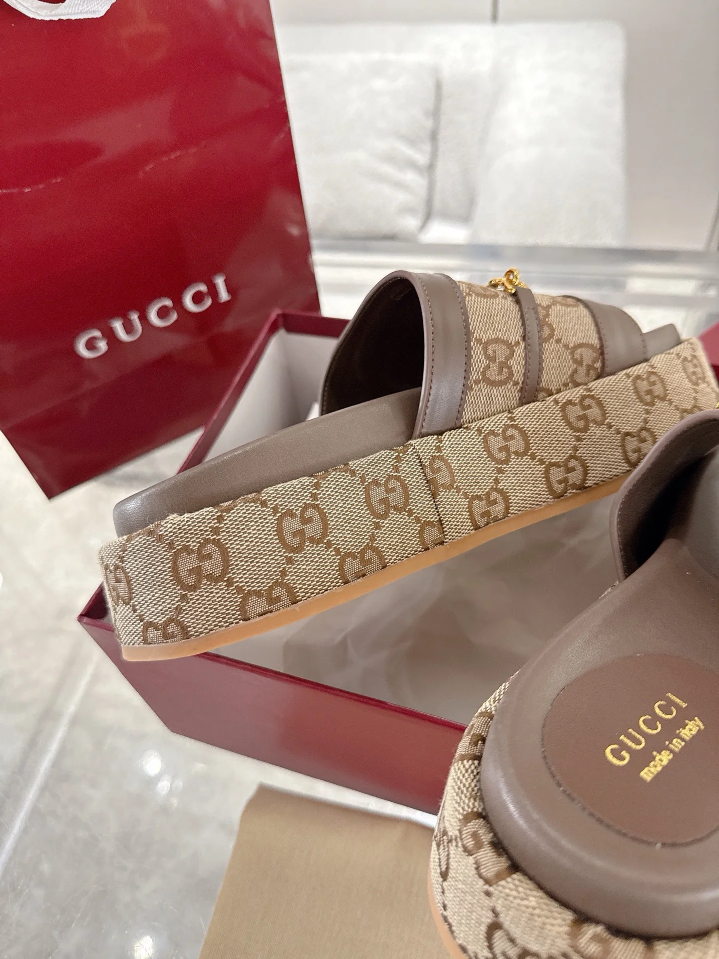 Gucc 25fw thick slippers