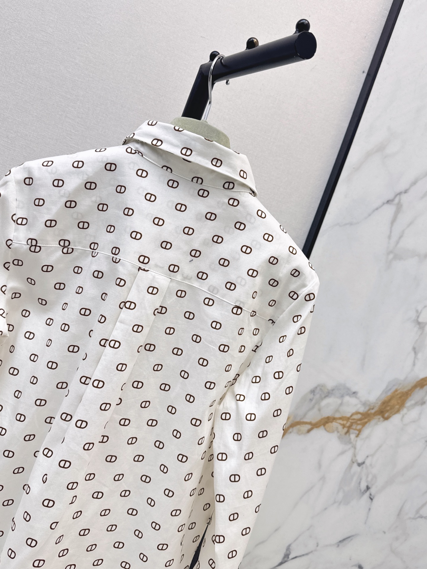 Her 26fw print shirt