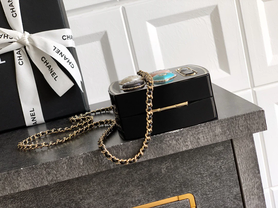 Chan 25B makeup palette bag