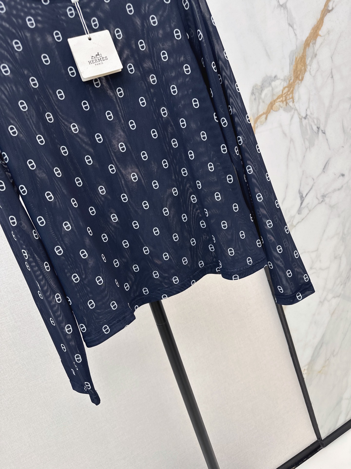 Her 26fw print mesh basic tee