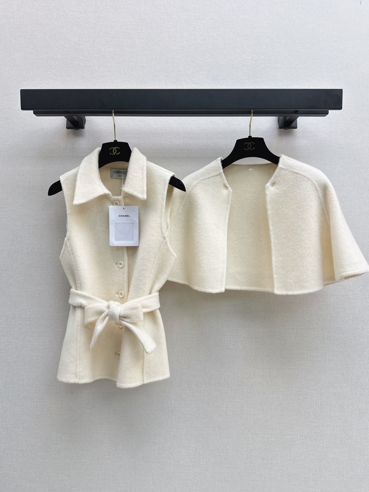 Chan 26fw woolen belted vest cape jacket sets