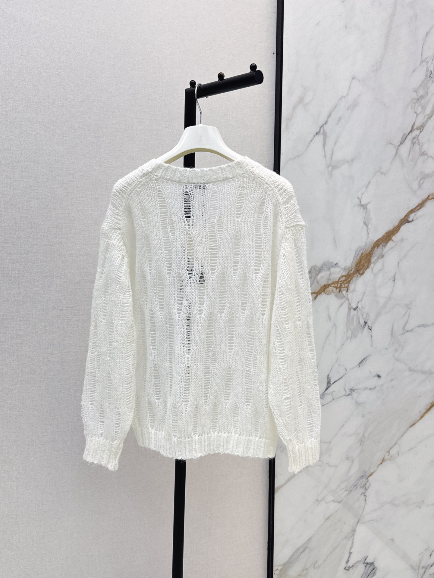 Loe 26fw hollow knit sweater
