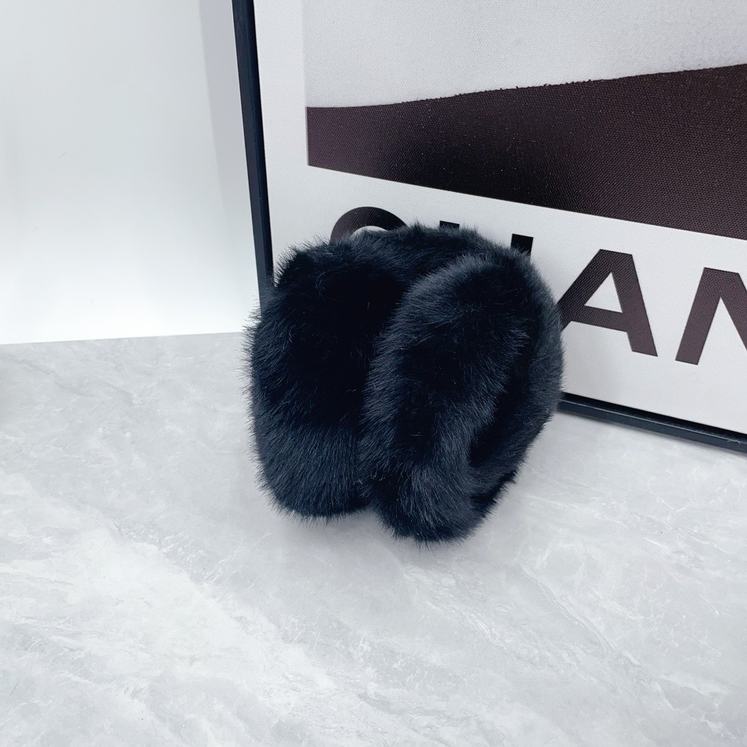 CD 26fw fluffy fur-look earmuffs