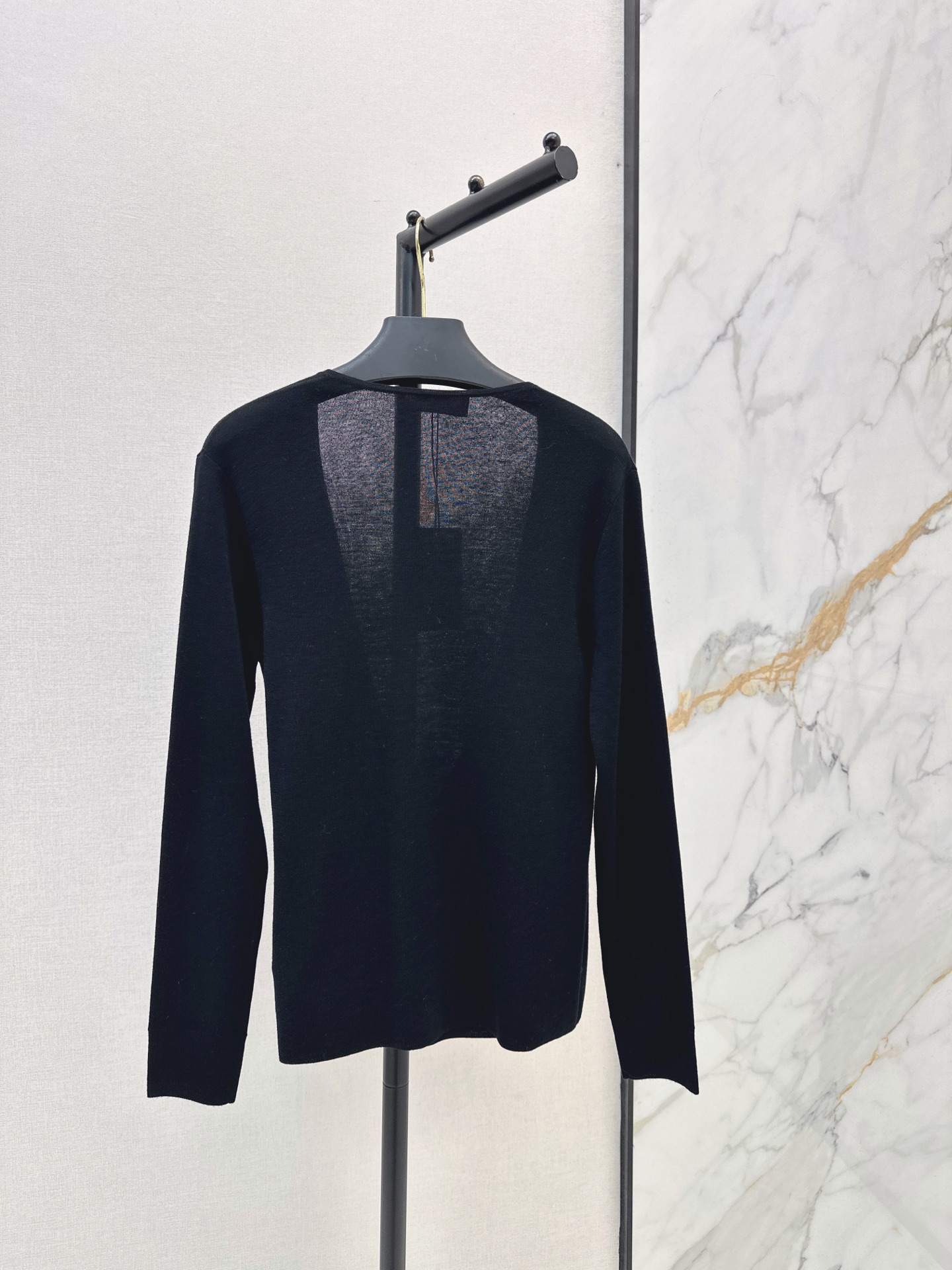Valen 26fw rhinestone-buckle knit top