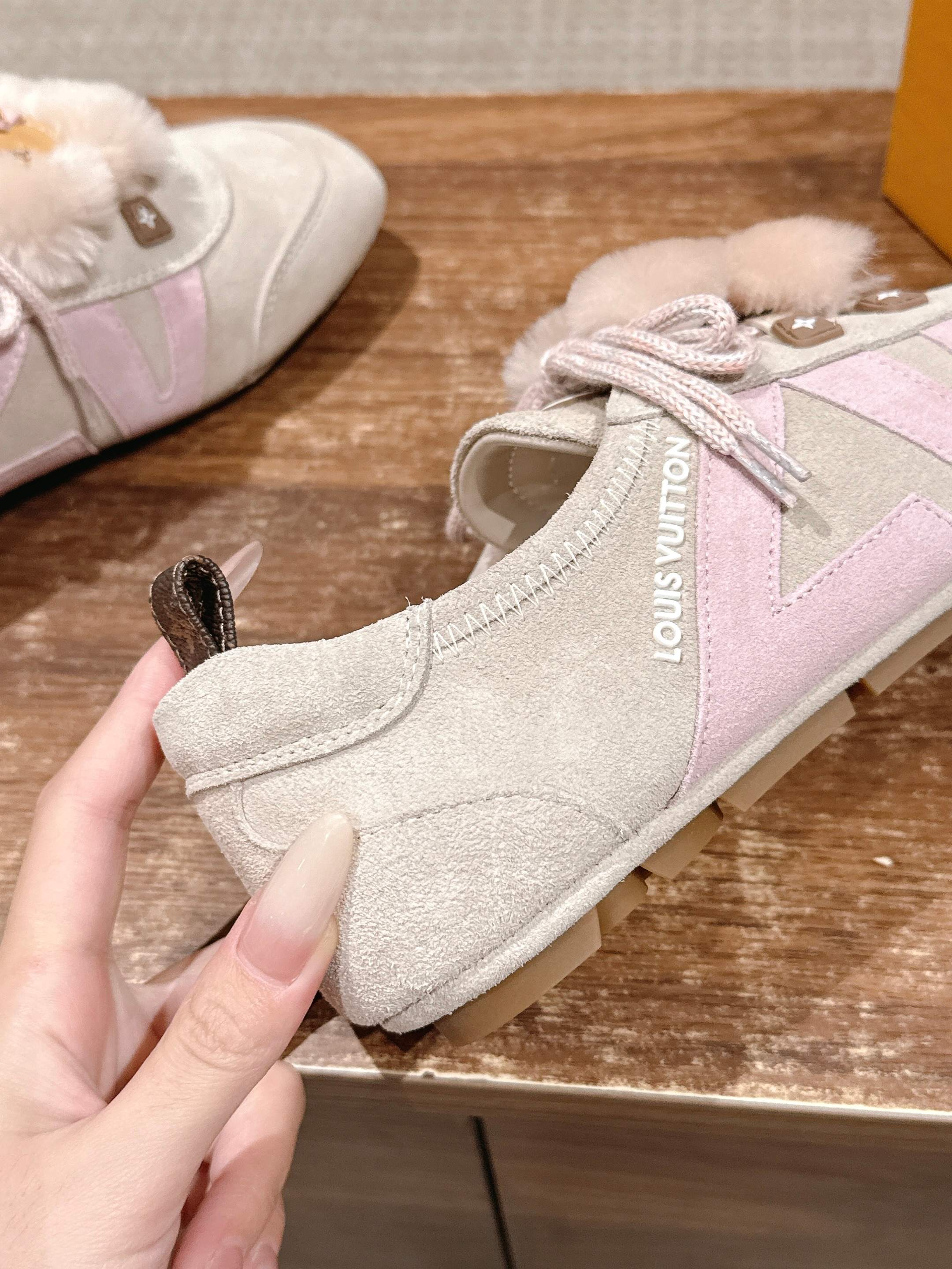 Loui 25fw sneaker