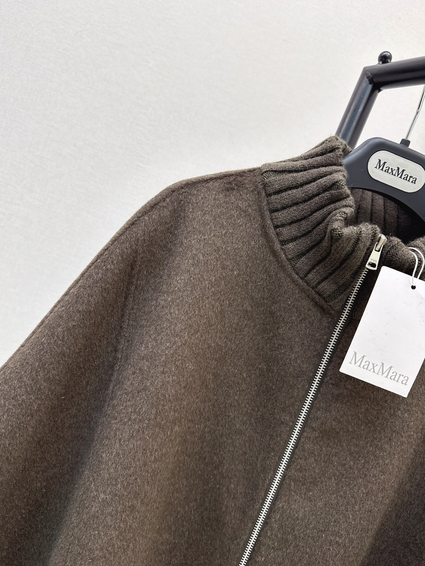Max 26fw wool cape jacket