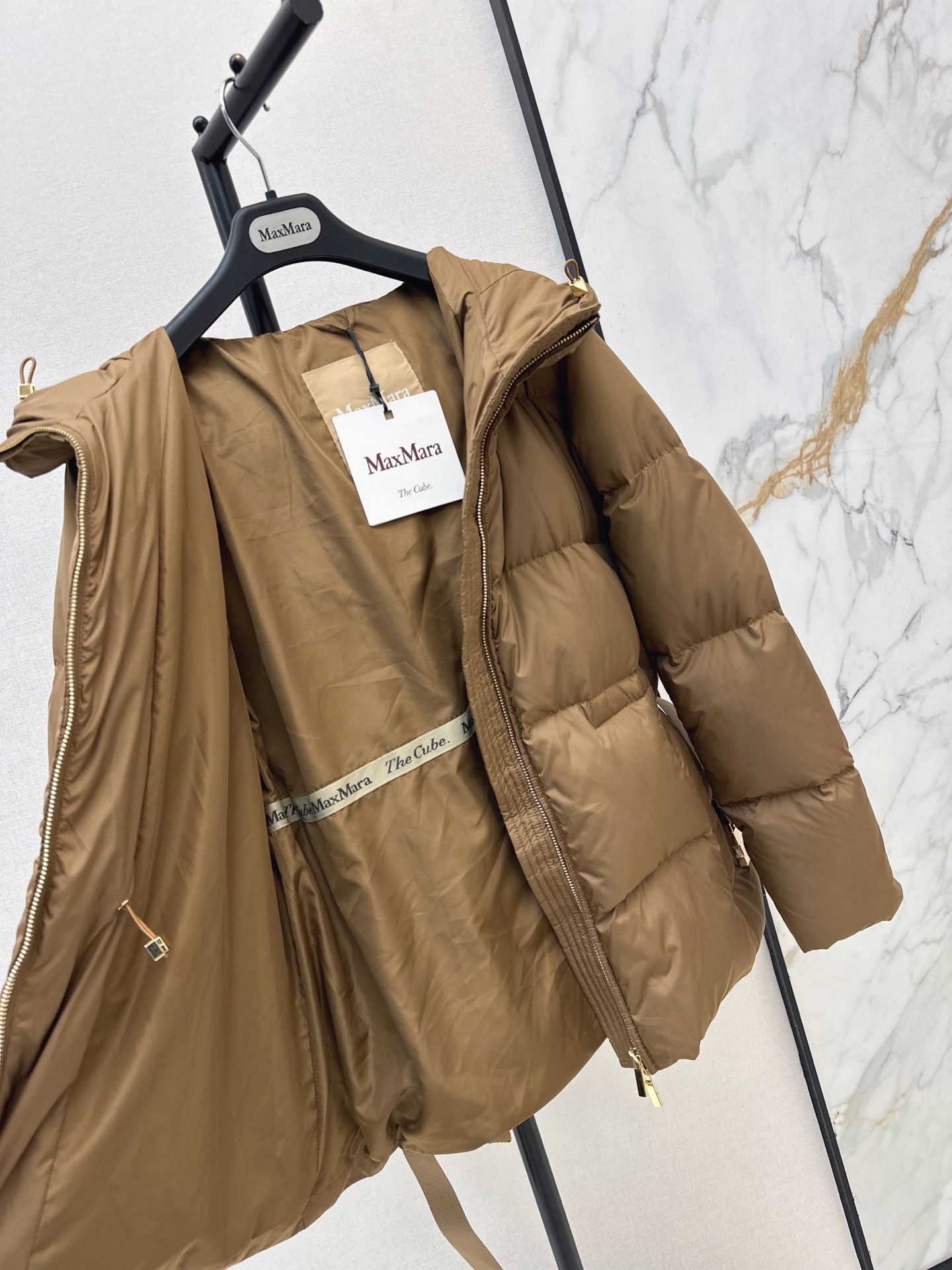 Max 26fw hooded down jacket