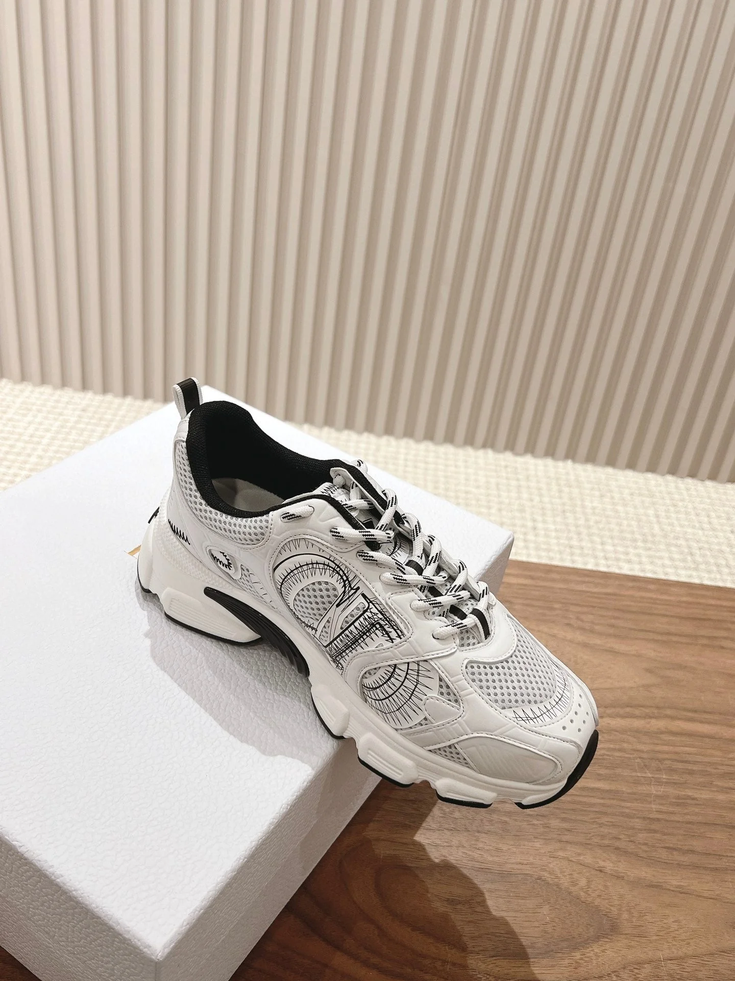 D chrono sneaker